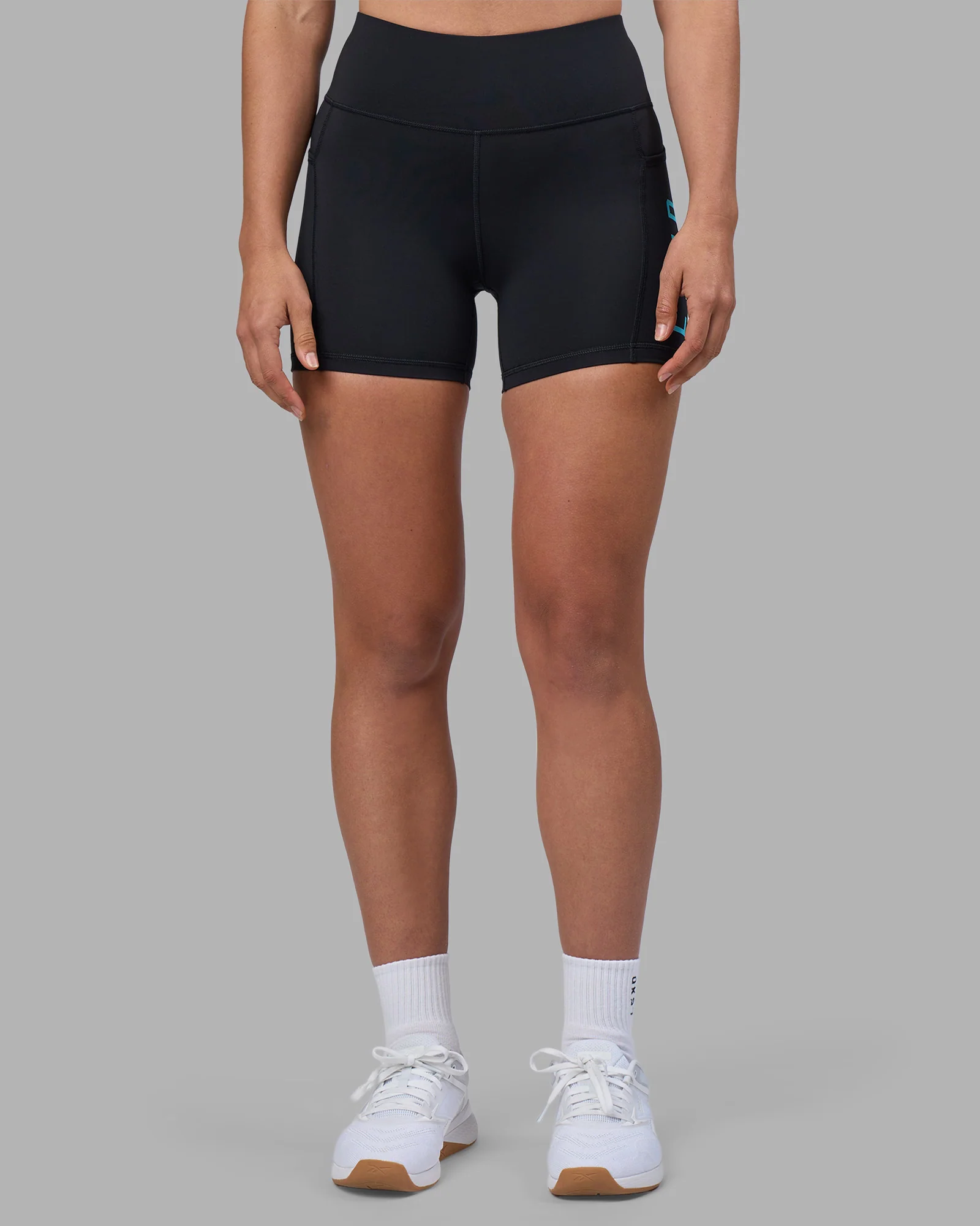 17668-rep-ultra-high-rise-4-short-pockets-black-blue-atoll-3.webp Rep Ultra High-Rise 4" Short Pockets - Black-Blue Atoll