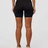 1767-liberate-high-rise-6-short-pockets-black-candy-pink-2.webp Liberate High-Rise 6" Short Pockets - Black-Candy Pink
