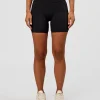 1767-liberate-high-rise-6-short-pockets-black-candy-pink-5.webp Liberate High-Rise 6" Short Pockets - Black-Candy Pink