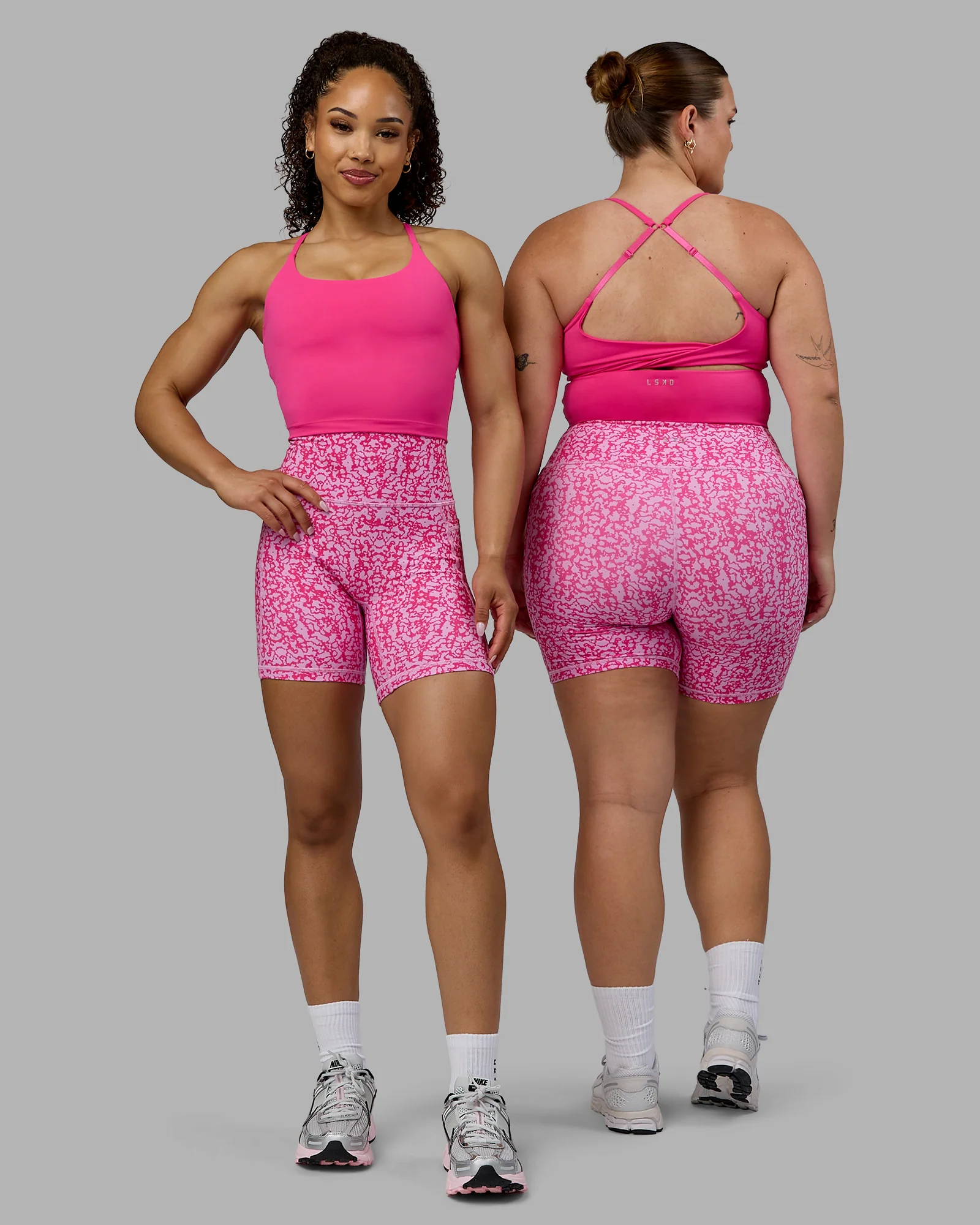 17937-twist-tank-with-shelf-bra-ultra-pink-8.webp Twist Tank With Shelf Bra - Ultra Pink