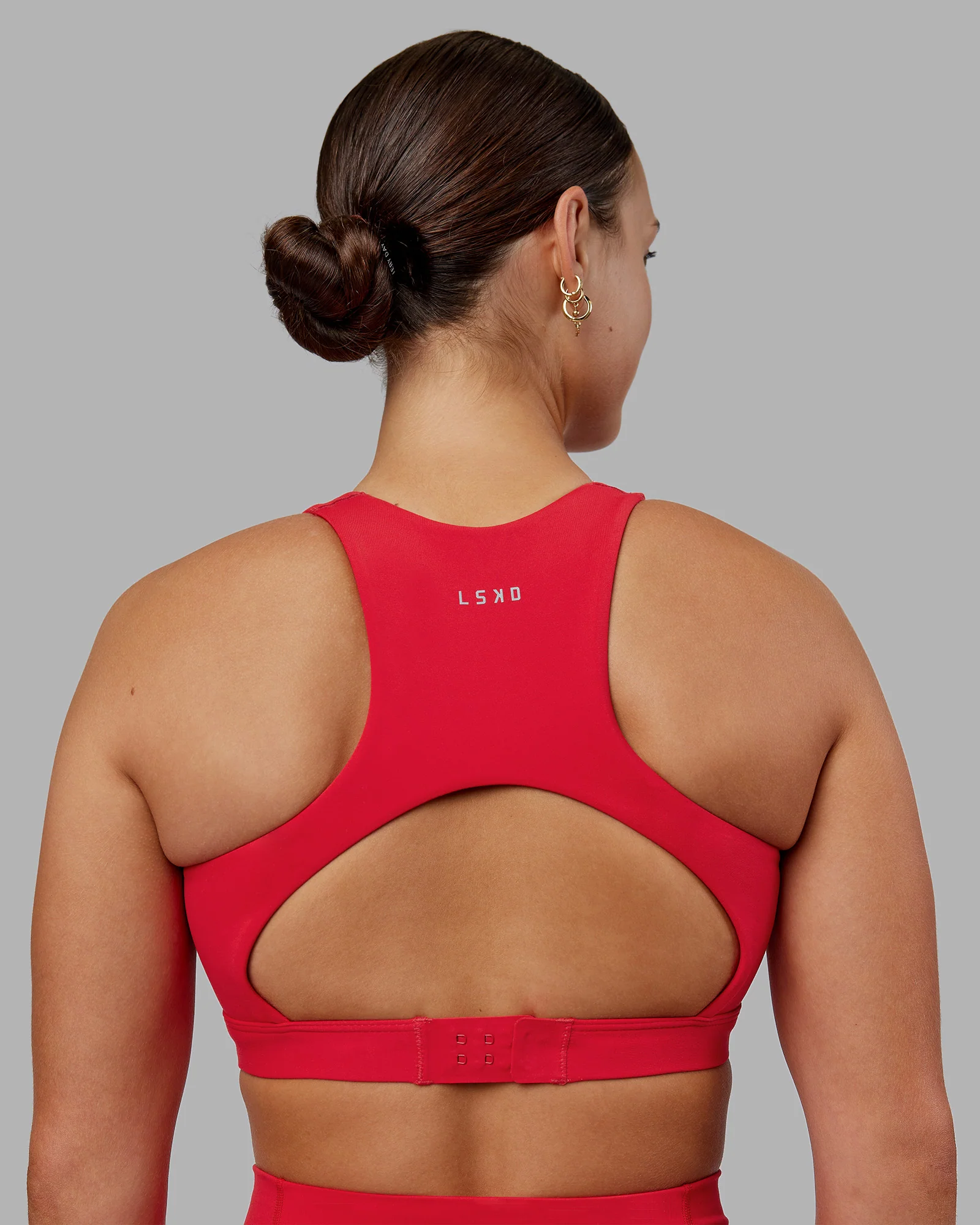 18107-ascent-sports-bra-scarlet-2.webp Ascent Sports Bra - Scarlet