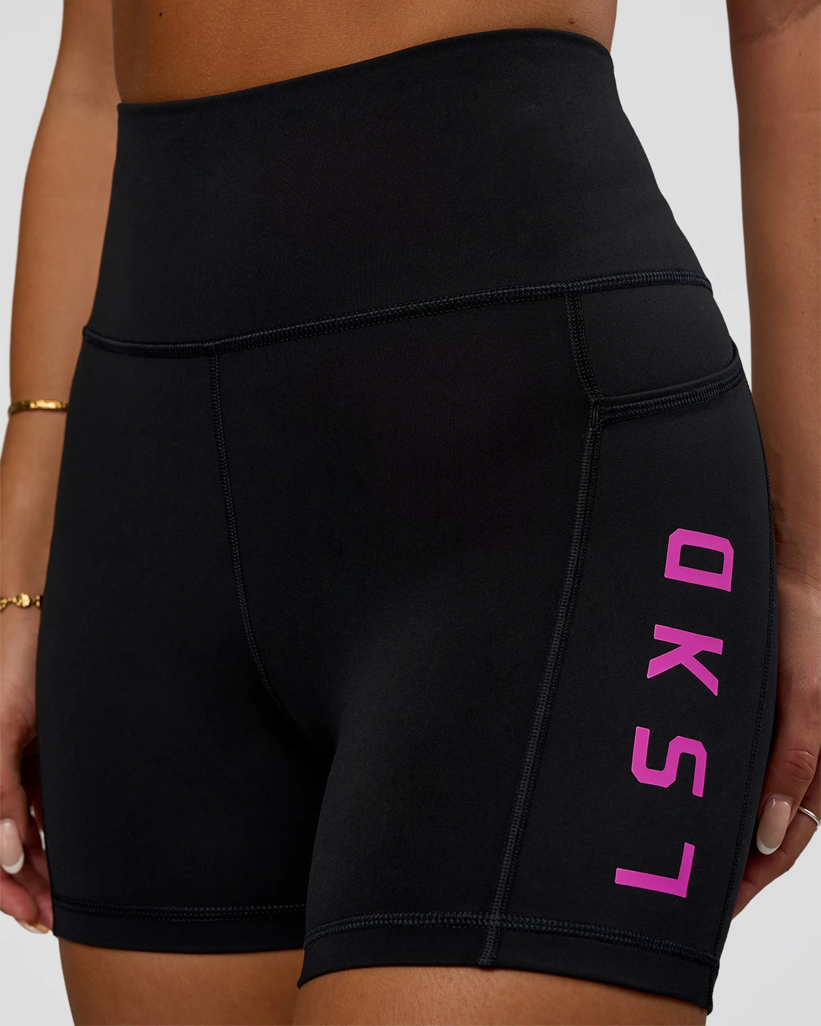 18215-rep-ultra-high-rise-4-short-pockets-black-ultra-fuchsia-6.webp Rep Ultra High-Rise 4" Short Pockets - Black-Ultra Fuchsia