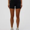 18215-rep-ultra-high-rise-4-short-pockets-black-ultra-fuchsia-7.webp Rep Ultra High-Rise 4" Short Pockets - Black-Ultra Fuchsia