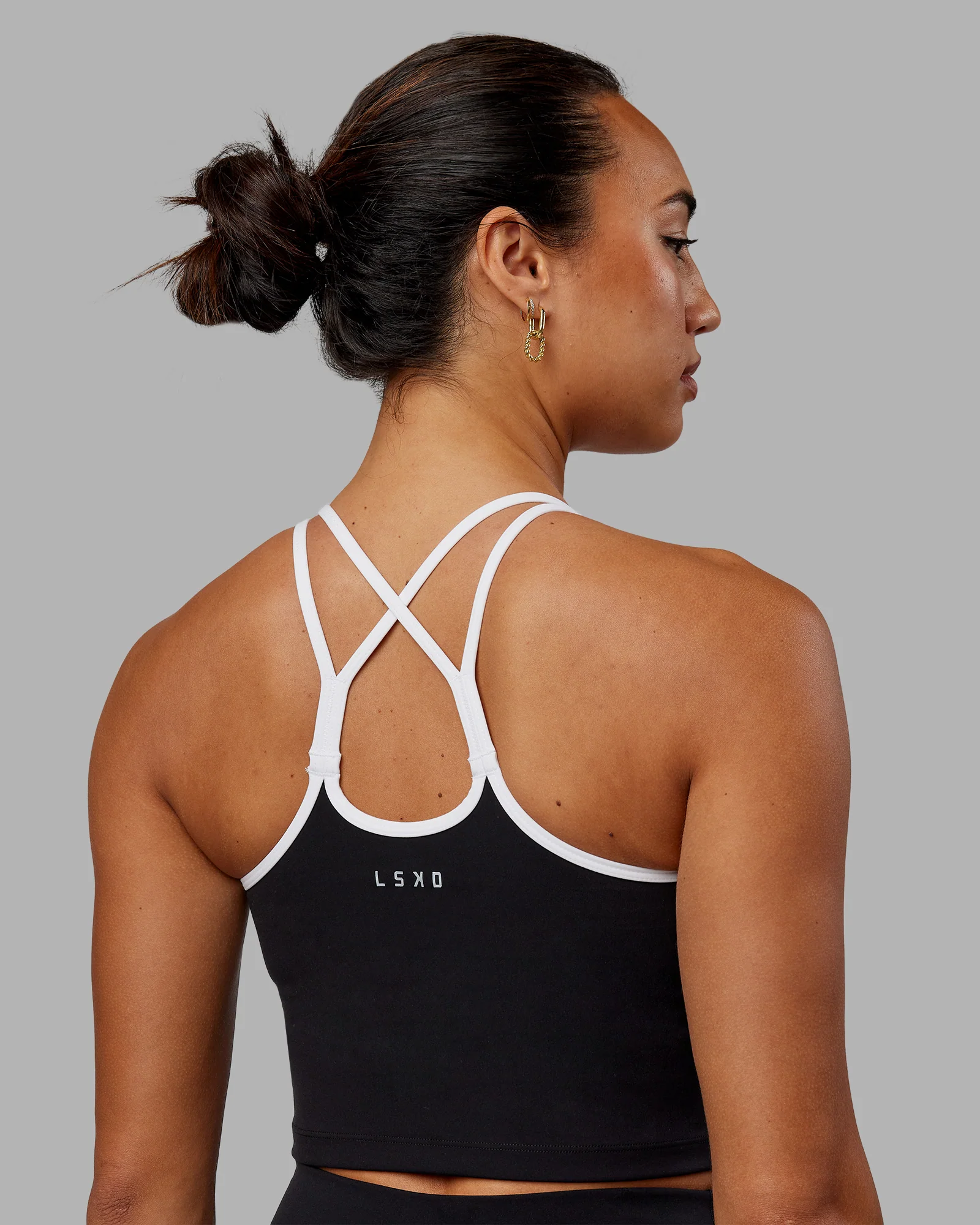 18269-contrast-active-tank-with-shelf-bra-black-white-2.webp Contrast Active Tank With Shelf Bra - Black-White