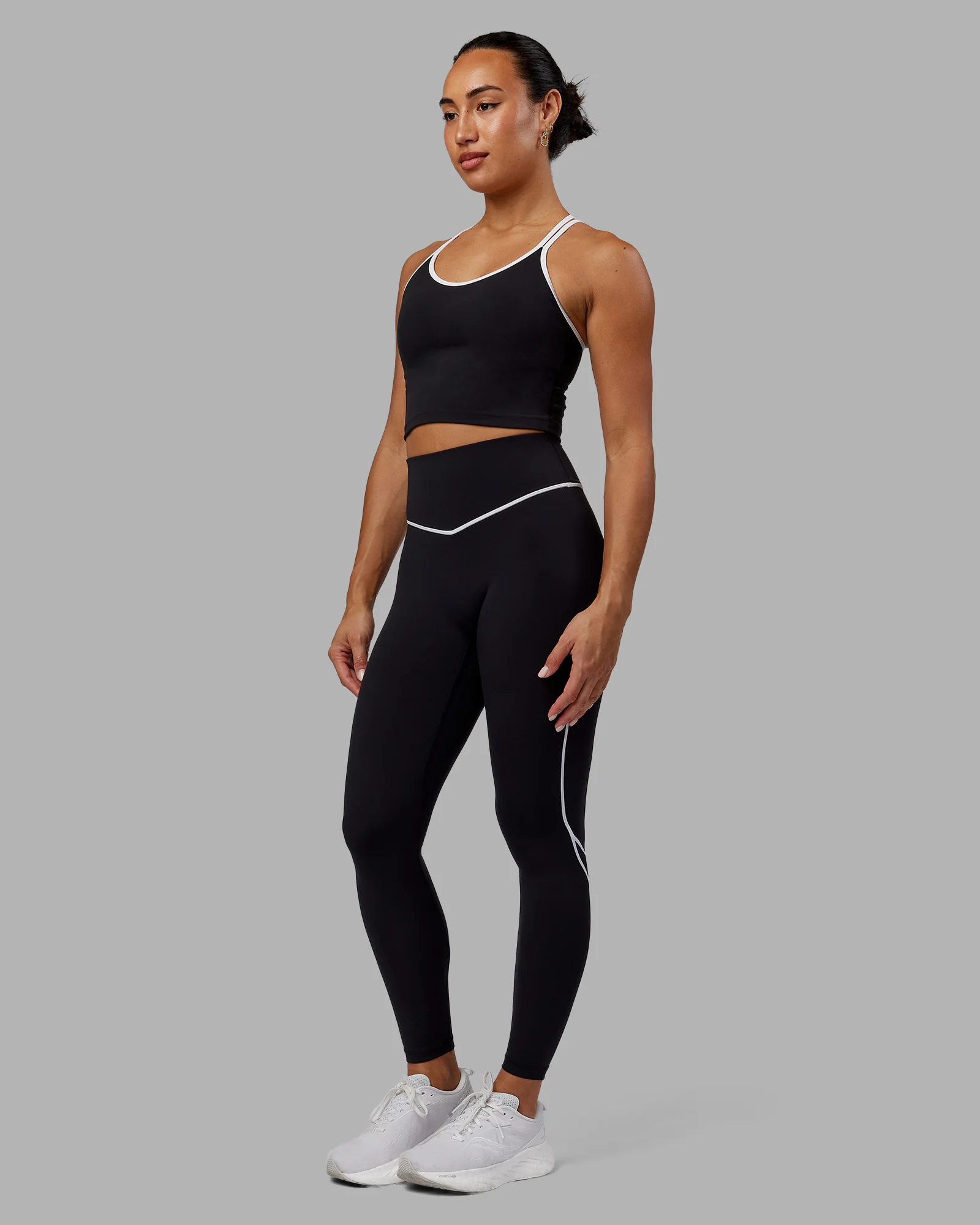 18269-contrast-active-tank-with-shelf-bra-black-white-3.webp Contrast Active Tank With Shelf Bra - Black-White