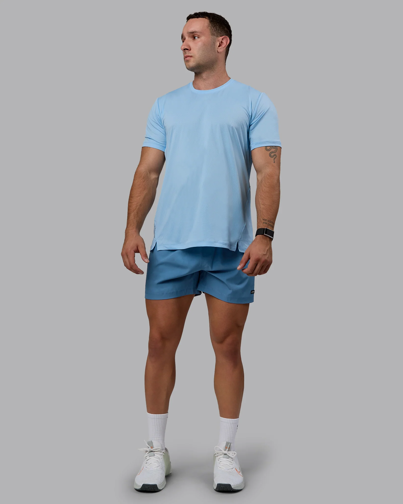 18341-pace-running-tee-glacial-blue-1.webp Pace Running Tee - Glacial Blue