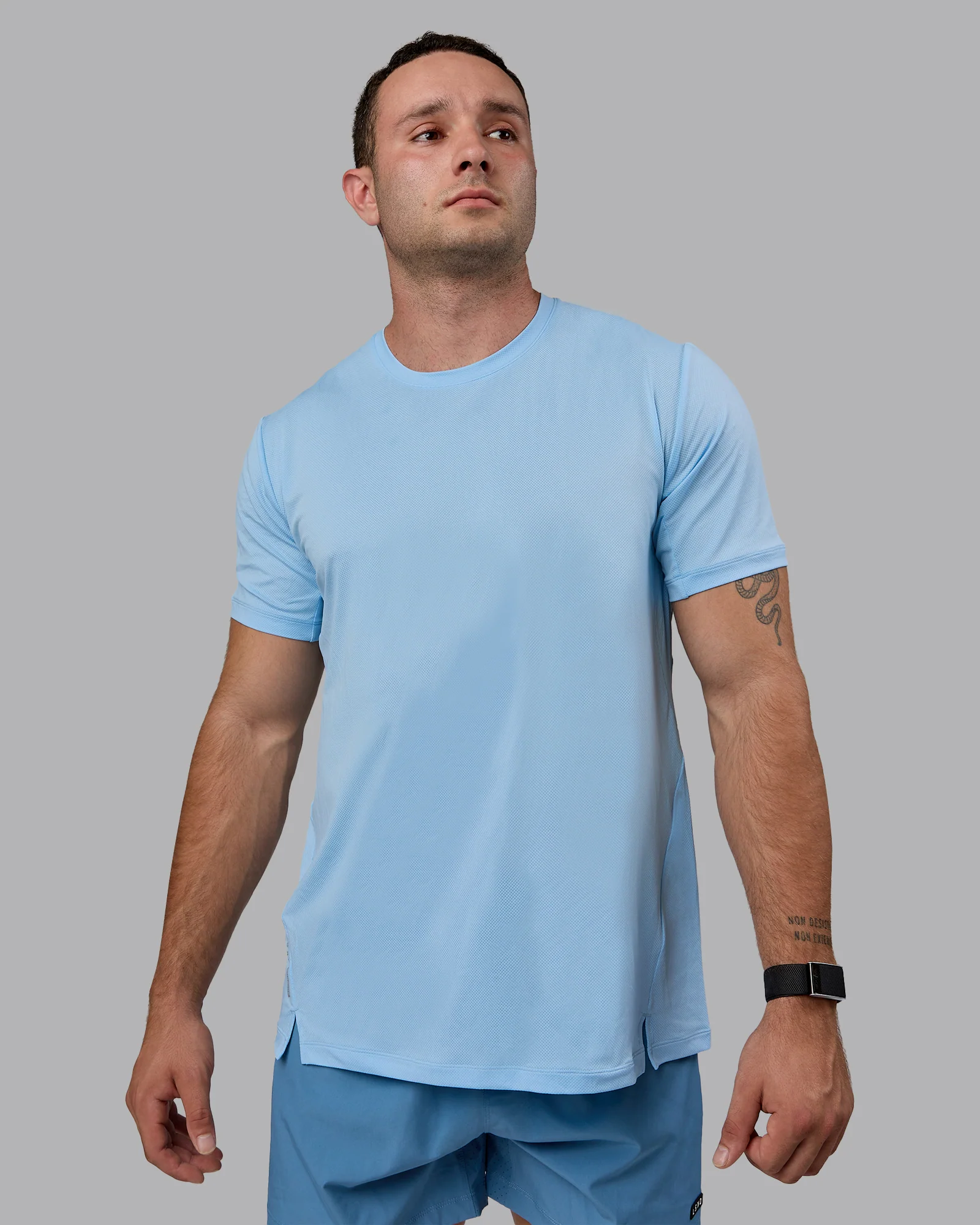 18341-pace-running-tee-glacial-blue-2.webp Pace Running Tee - Glacial Blue