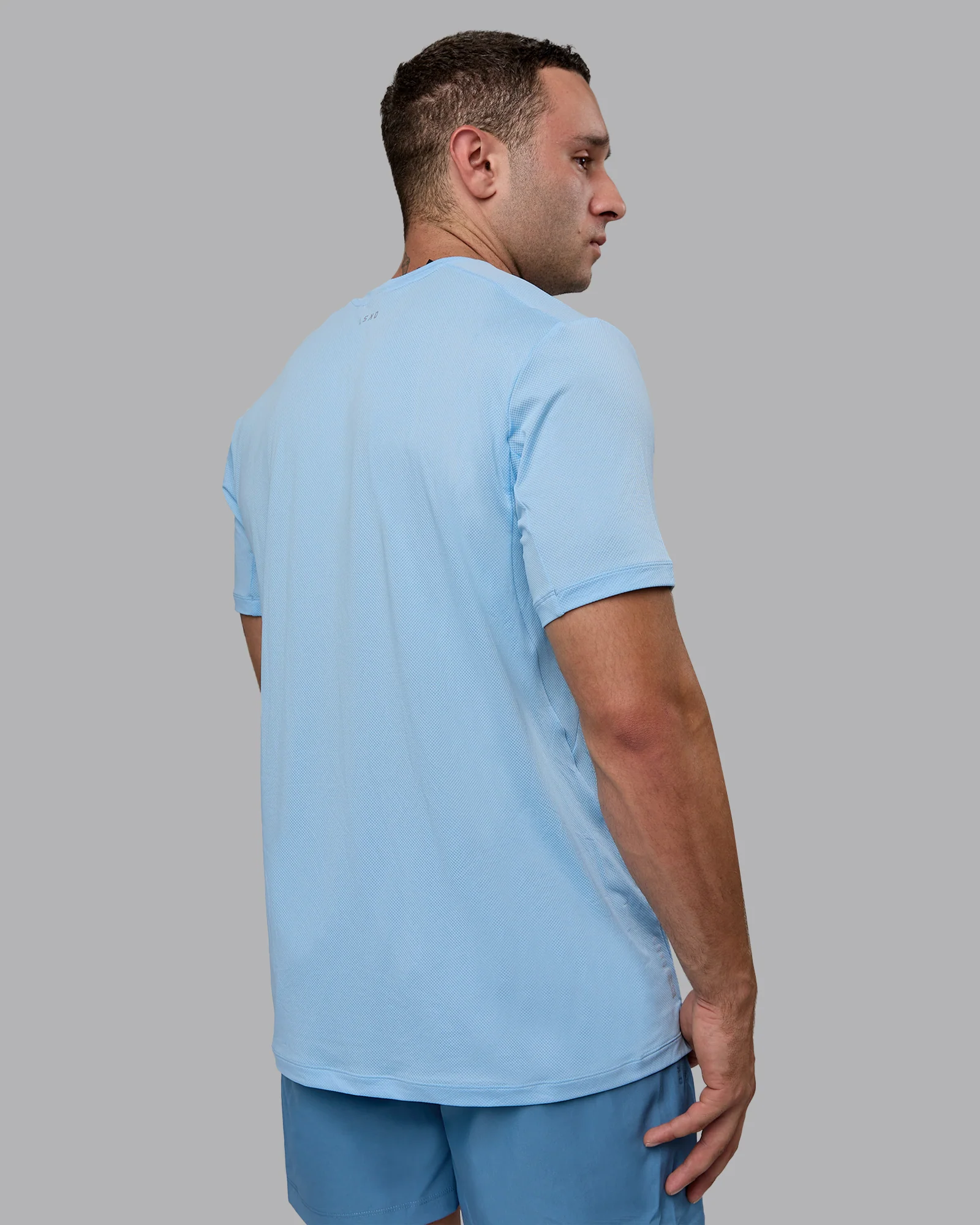 18341-pace-running-tee-glacial-blue-4.webp Pace Running Tee - Glacial Blue