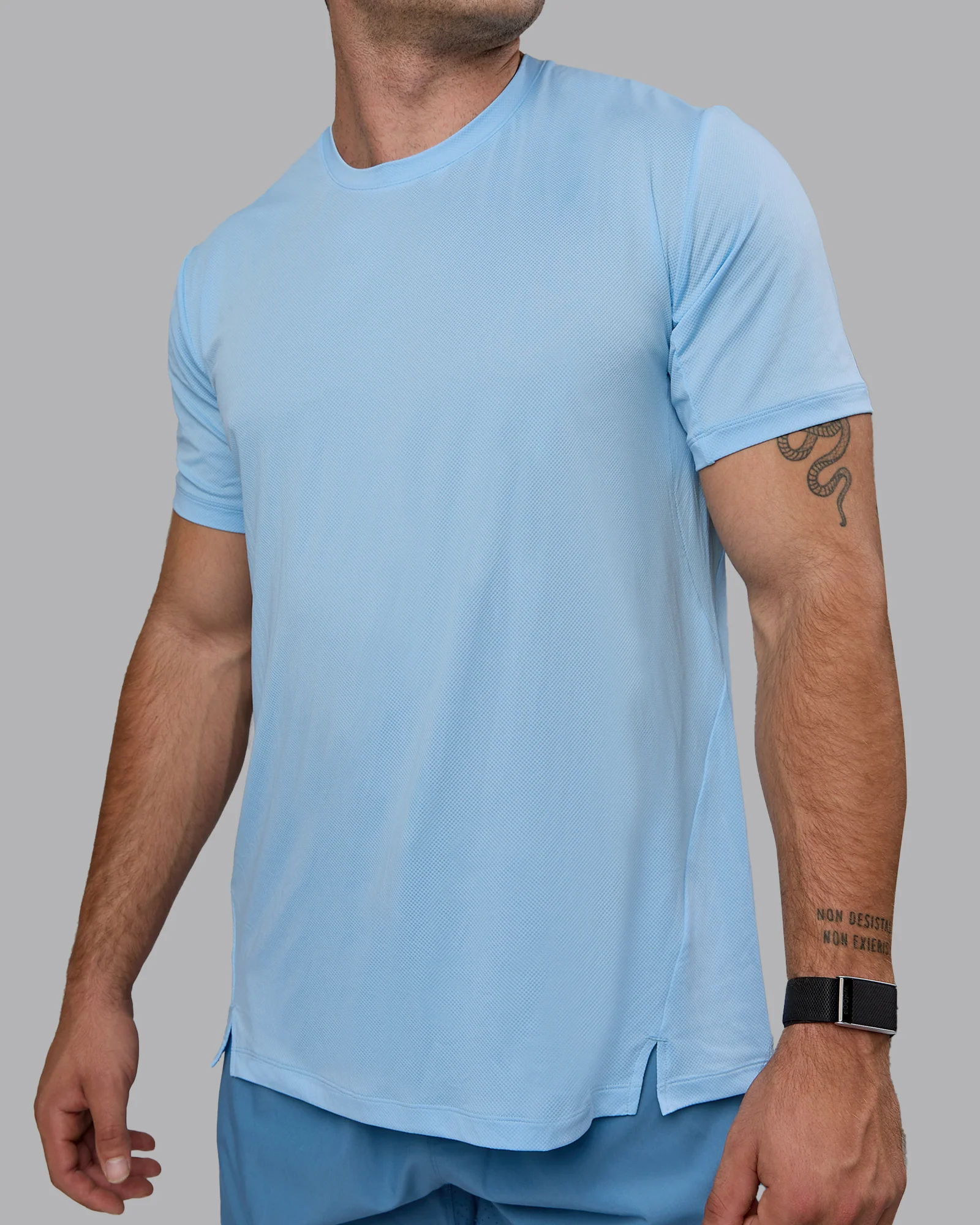 18341-pace-running-tee-glacial-blue-5.webp Pace Running Tee - Glacial Blue