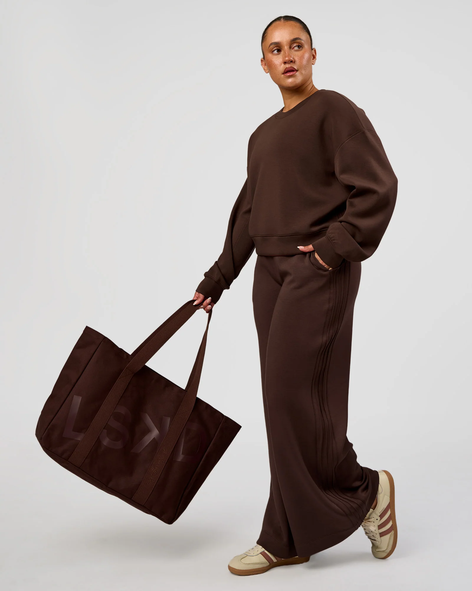 1848-cf-elevate-softtouch-pintuck-sweater-hot-chocolate-5.webp CF Elevate SoftTouch Pintuck Sweater - Hot Chocolate