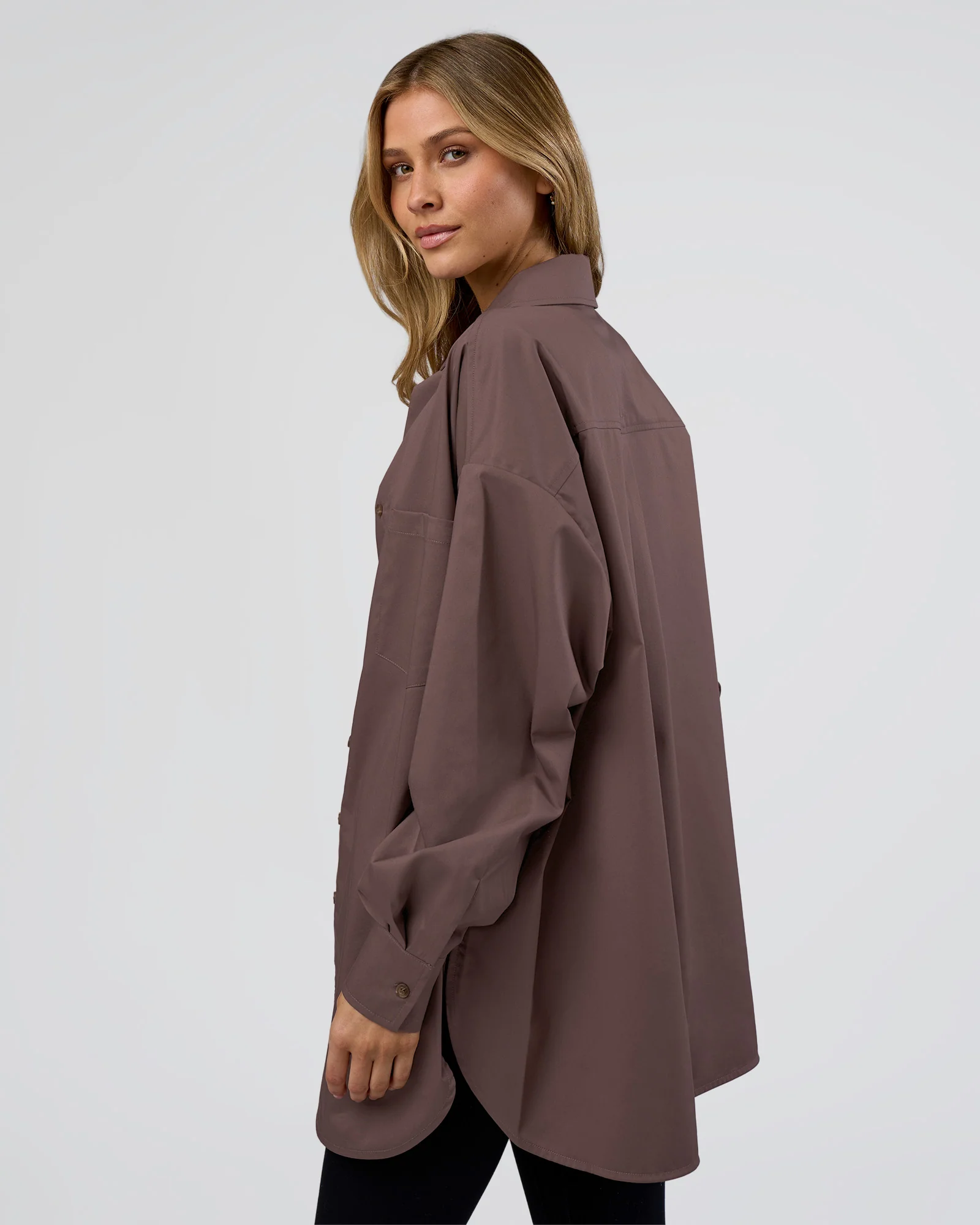 1855-go-to-oversized-shirt-cocoa-3.webp Go-To Oversized Shirt - Cocoa