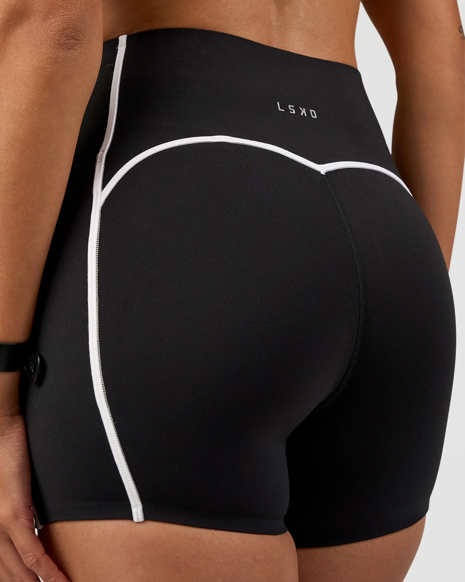 18616-power-ultra-high-rise-4-short-pockets-black-3.webp Power Ultra High-Rise 4" Short Pockets - Black