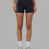 18643-liberate-contrast-high-rise-4-short-pockets-black-white-2.webp Liberate Contrast High-Rise 4" Short Pockets - Black-White