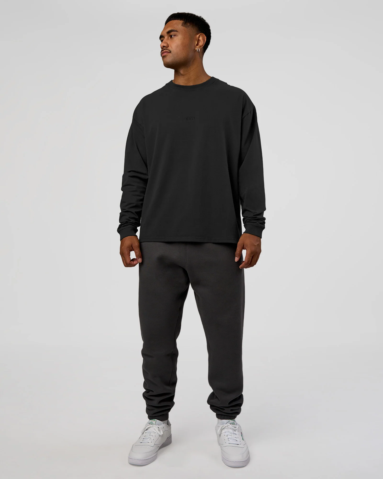 18777-classic-heavyweight-flxcotton-oversized-long-sleeve-tee-washed-black-black-5.webp Classic Heavyweight FLXCotton Oversized Long Sleeve Tee - Washed Black-Black