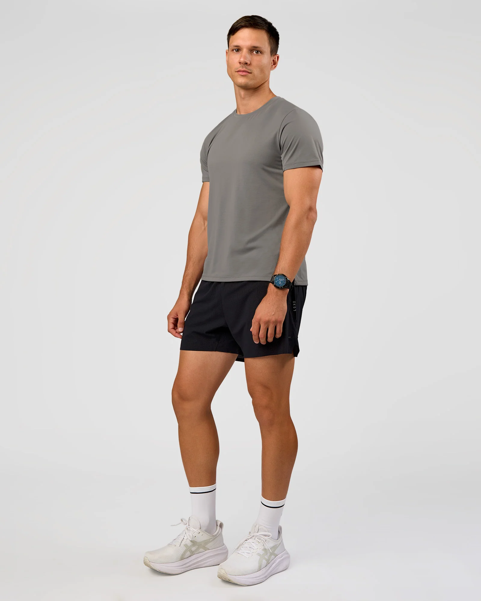 1880-ultraair-5-lined-performance-short-black-reflective-7.webp UltraAir 5" Lined Performance Short - Black-Reflective