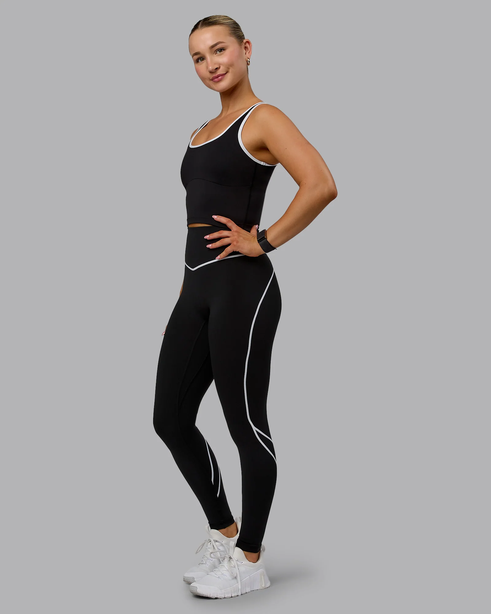 18829-nexus-active-tank-black-white-5.webp Nexus Active Tank - Black-White