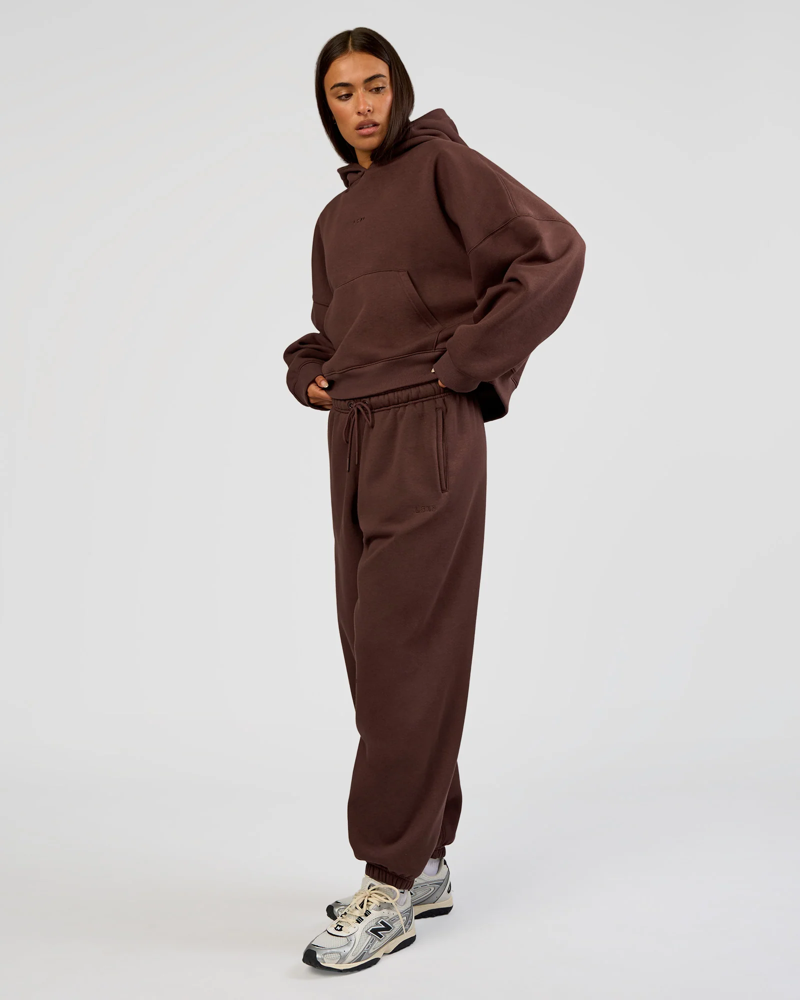 18892-post-train-hoodie-hot-chocolate-4.webp Post Train Hoodie - Hot Chocolate