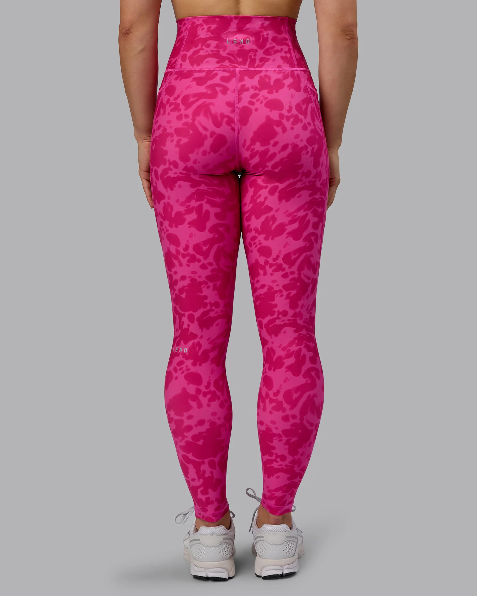 18928-fusion-ultra-high-rise-full-length-legging-pockets-strawberry-lava-lamp-3.webp Fusion Ultra High-Rise Full Length Legging Pockets - Strawberry-Lava Lamp