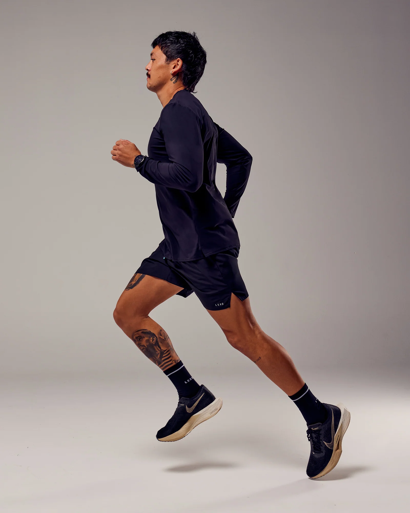 19147-pace-5-lined-running-short-black-retro-blue-4.webp Pace 5" Lined Running Short - Black-Retro Blue