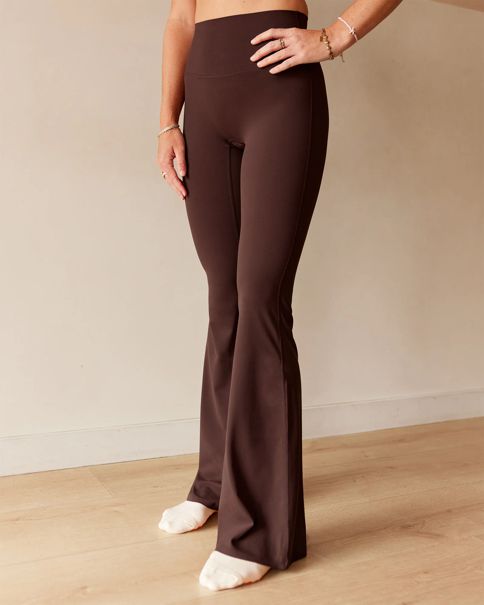 19172-peaches-elixir-high-rise-flared-pant-hot-chocolate-1.webp Peaches Elixir High-Rise Flared Pant - Hot Chocolate