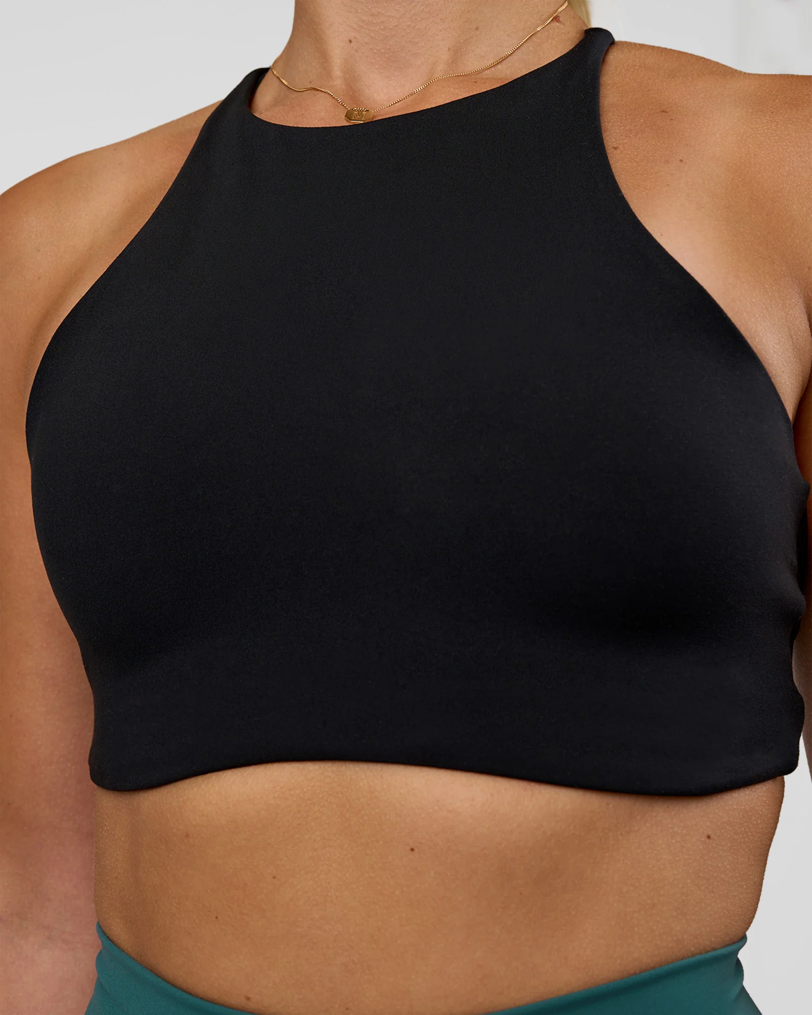 19391-amrap-high-neck-sports-bra-black-4.webp AMRAP High Neck Sports Bra - Black