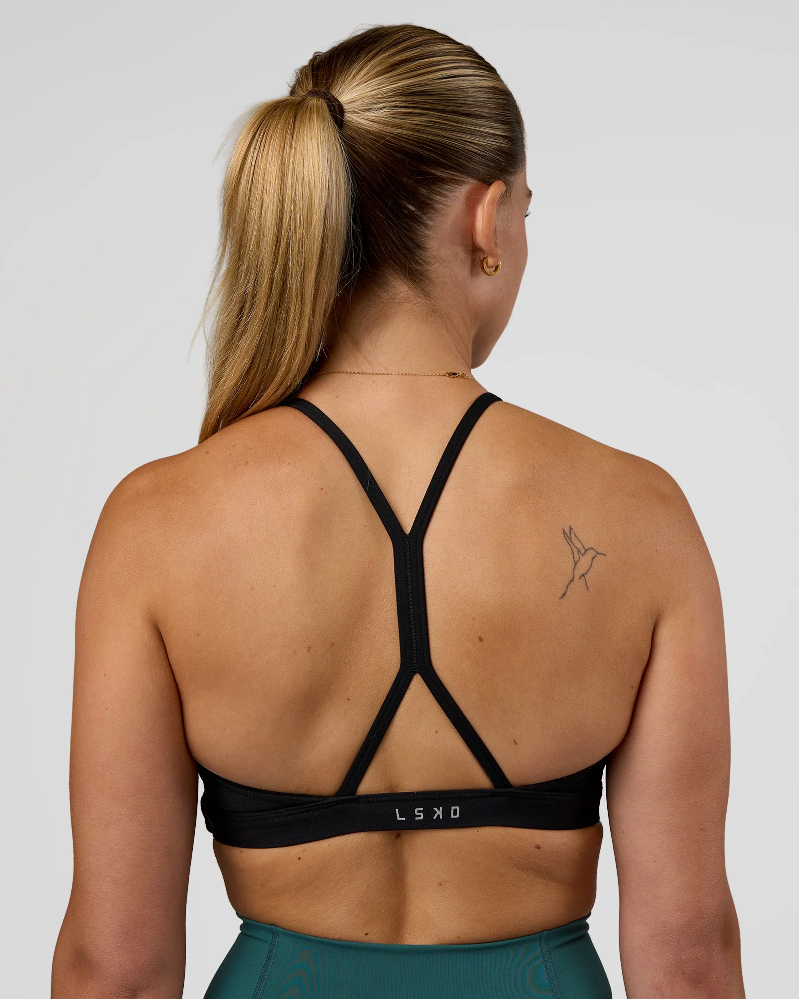 19391-amrap-high-neck-sports-bra-black-6.webp AMRAP High Neck Sports Bra - Black