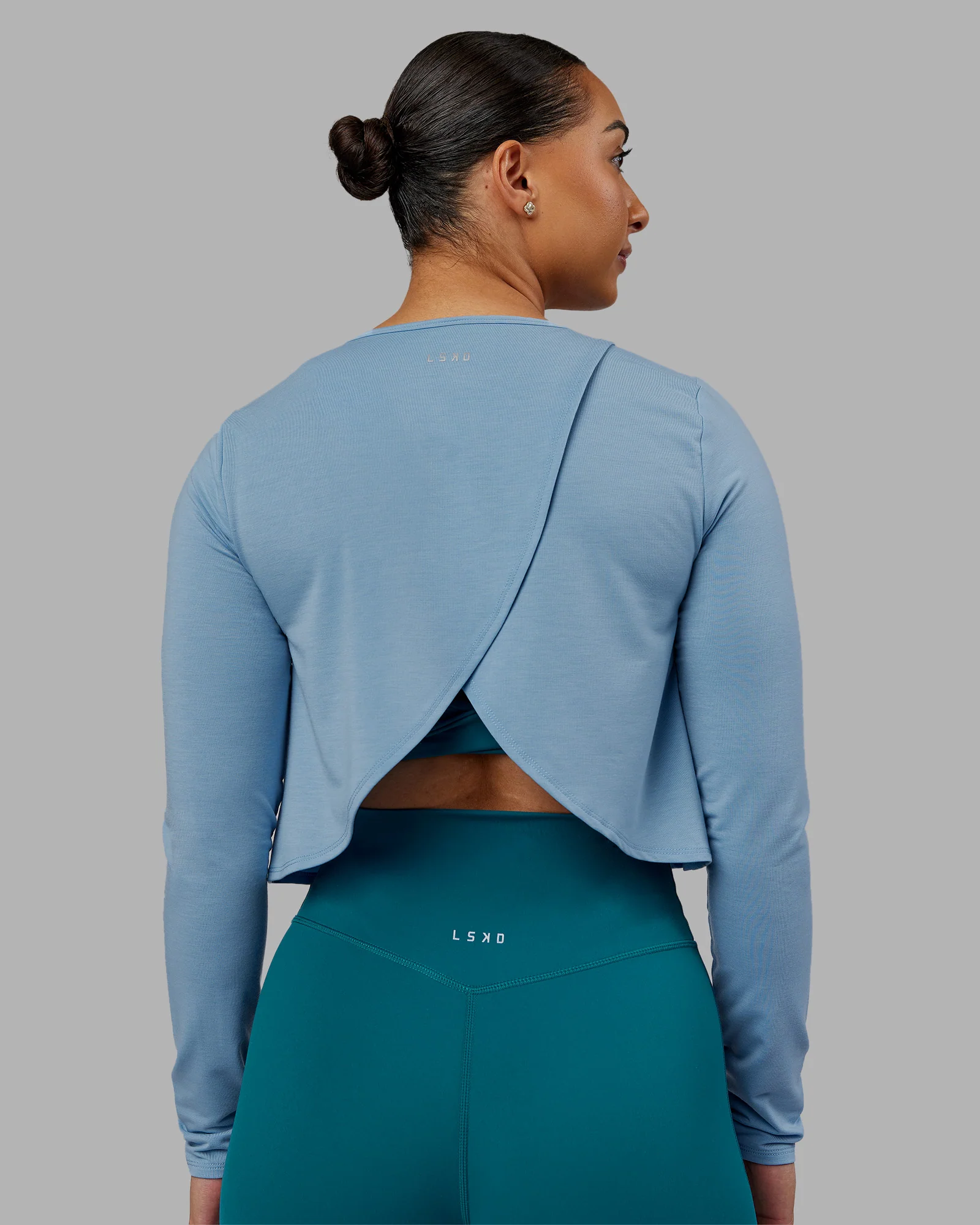 19452-breeze-long-sleeve-training-tee-glacier-lake-1.webp Breeze Long Sleeve Training Tee - Glacier Lake
