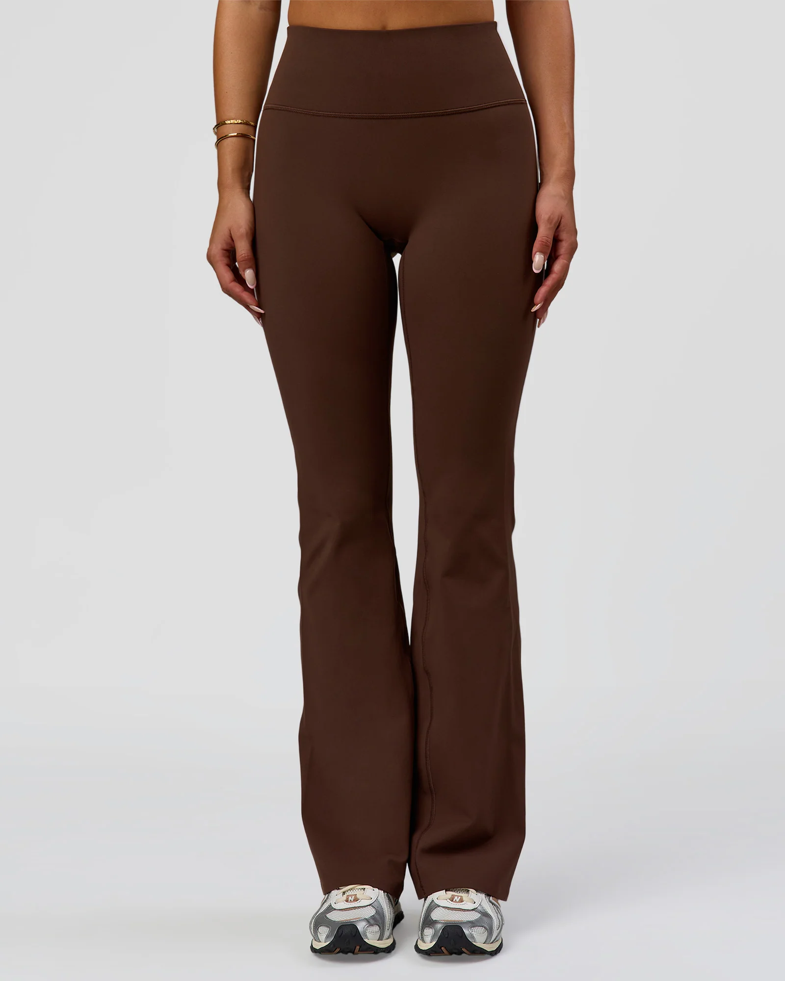 1950-fusion-v-contour-bind-high-rise-flared-legging-hot-chocolate-white-2.webp Fusion V-Contour Bind High-Rise Flared Legging - Hot Chocolate-white