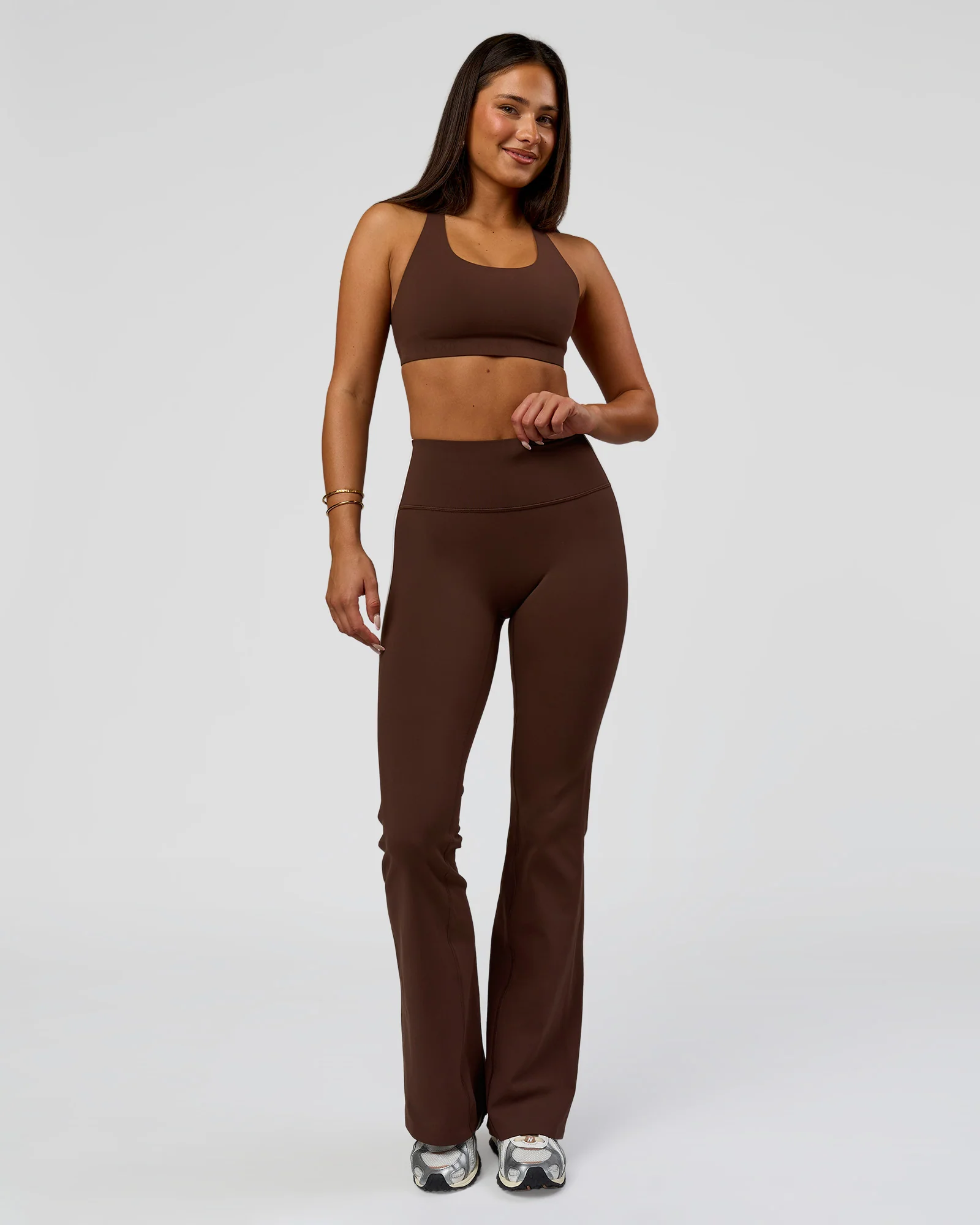 1950-fusion-v-contour-bind-high-rise-flared-legging-hot-chocolate-white-3.webp Fusion V-Contour Bind High-Rise Flared Legging - Hot Chocolate-white
