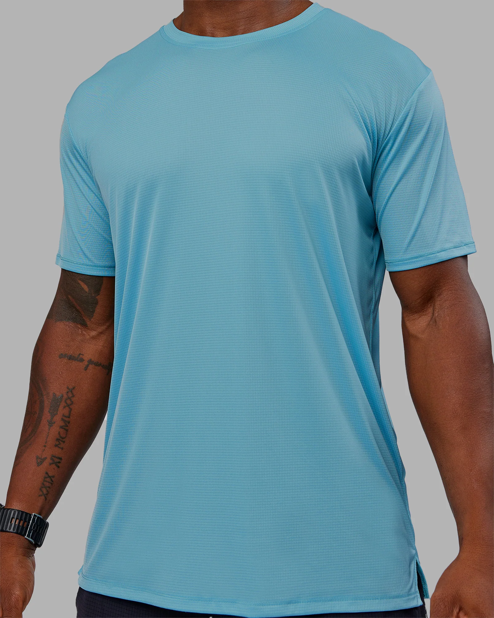 19566-pace-running-tee-retro-blue-6.webp Pace Running Tee - Retro Blue