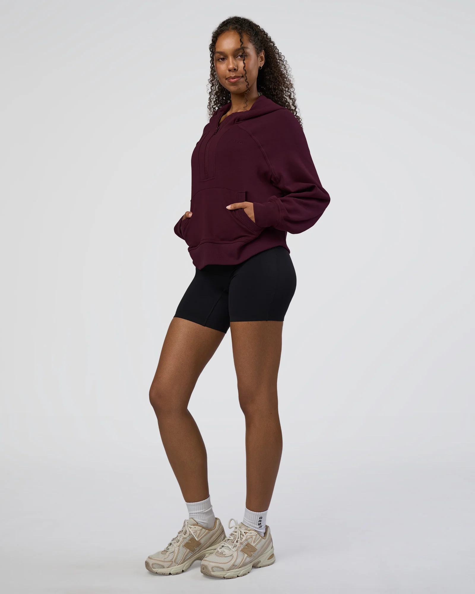 19628-pursue-mid-weight-hoodie-cherry-lacquer-5.webp Pursue Mid-Weight Hoodie - Cherry Lacquer