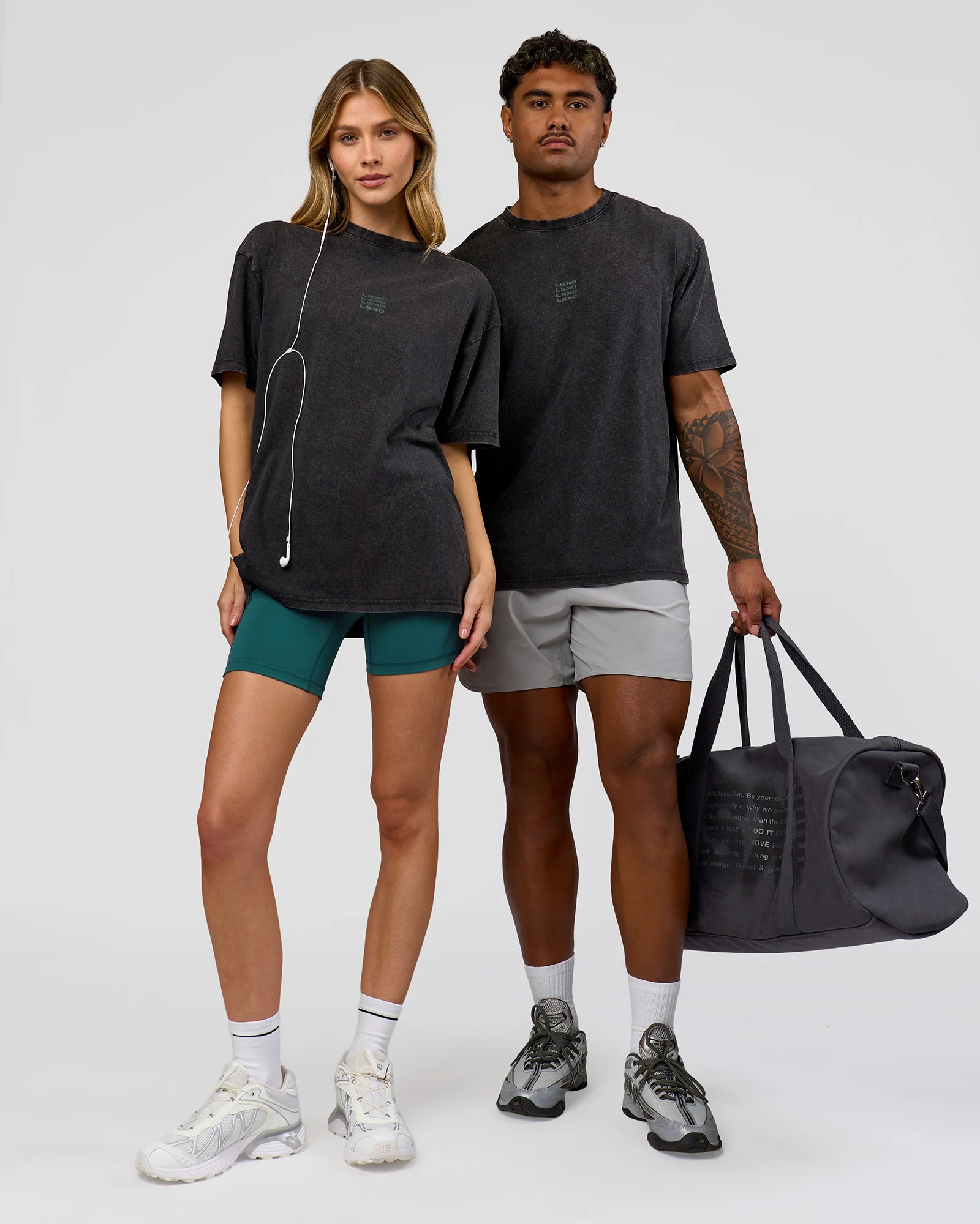 1977-everyday-elevation-flxcotton-oversized-tee-black-washed-carbon-green-1.webp Everyday Elevation FLXCotton Oversized Tee - Black Washed-Carbon Green
