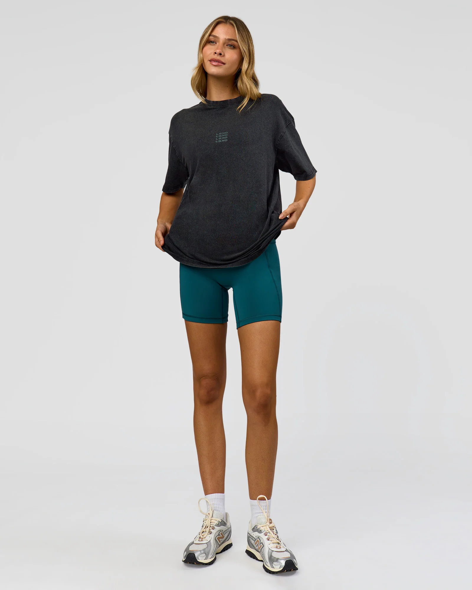 1977-everyday-elevation-flxcotton-oversized-tee-black-washed-carbon-green-11.webp Everyday Elevation FLXCotton Oversized Tee - Black Washed-Carbon Green