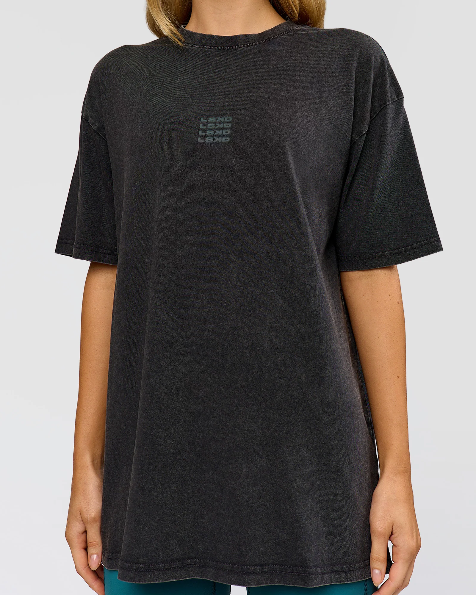 1977-everyday-elevation-flxcotton-oversized-tee-black-washed-carbon-green-13.webp Everyday Elevation FLXCotton Oversized Tee - Black Washed-Carbon Green