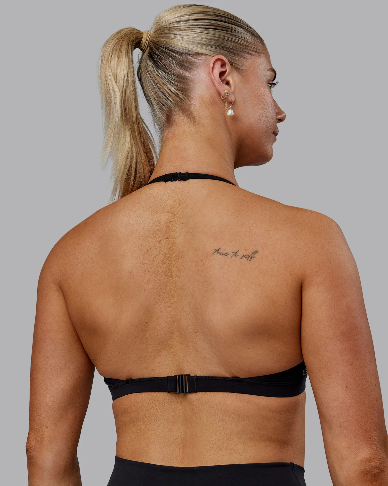 Sara Ares High Neck Sports Bra - Black