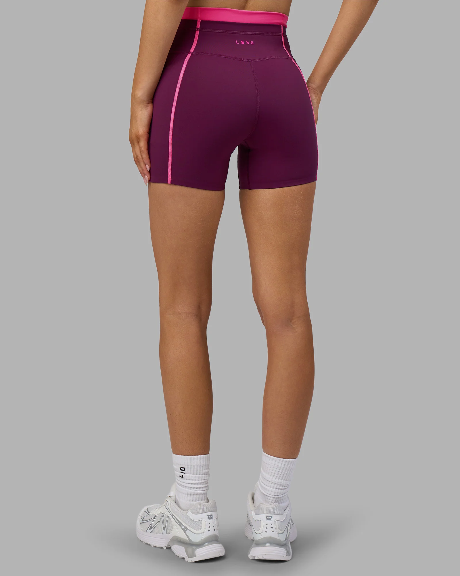 Liberate Contrast High-Rise 4" Short Pockets - Plum Caspia-Ultra Pink