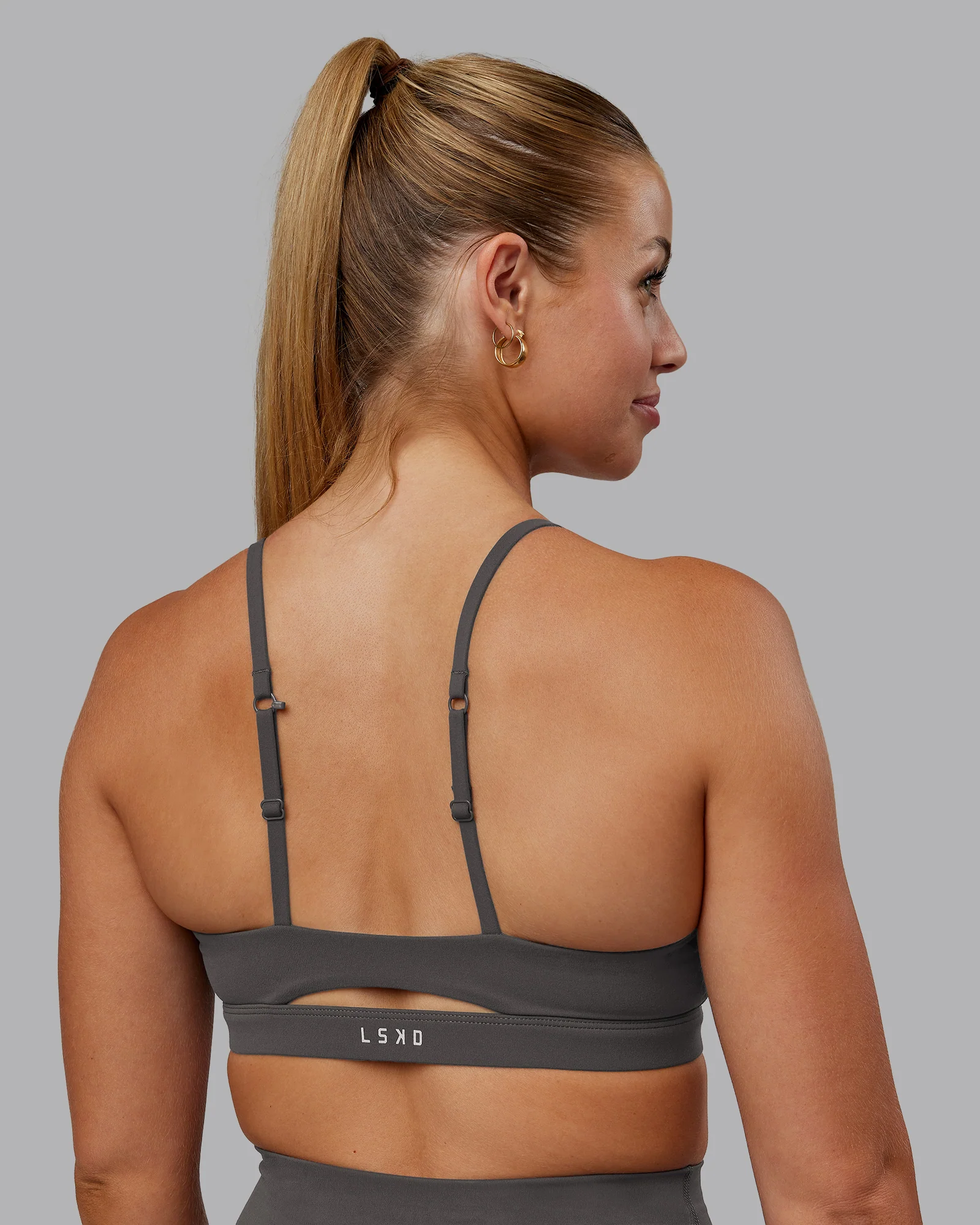 19916-essence-sports-bra-dark-storm-5.webp Essence Sports Bra - Dark Storm