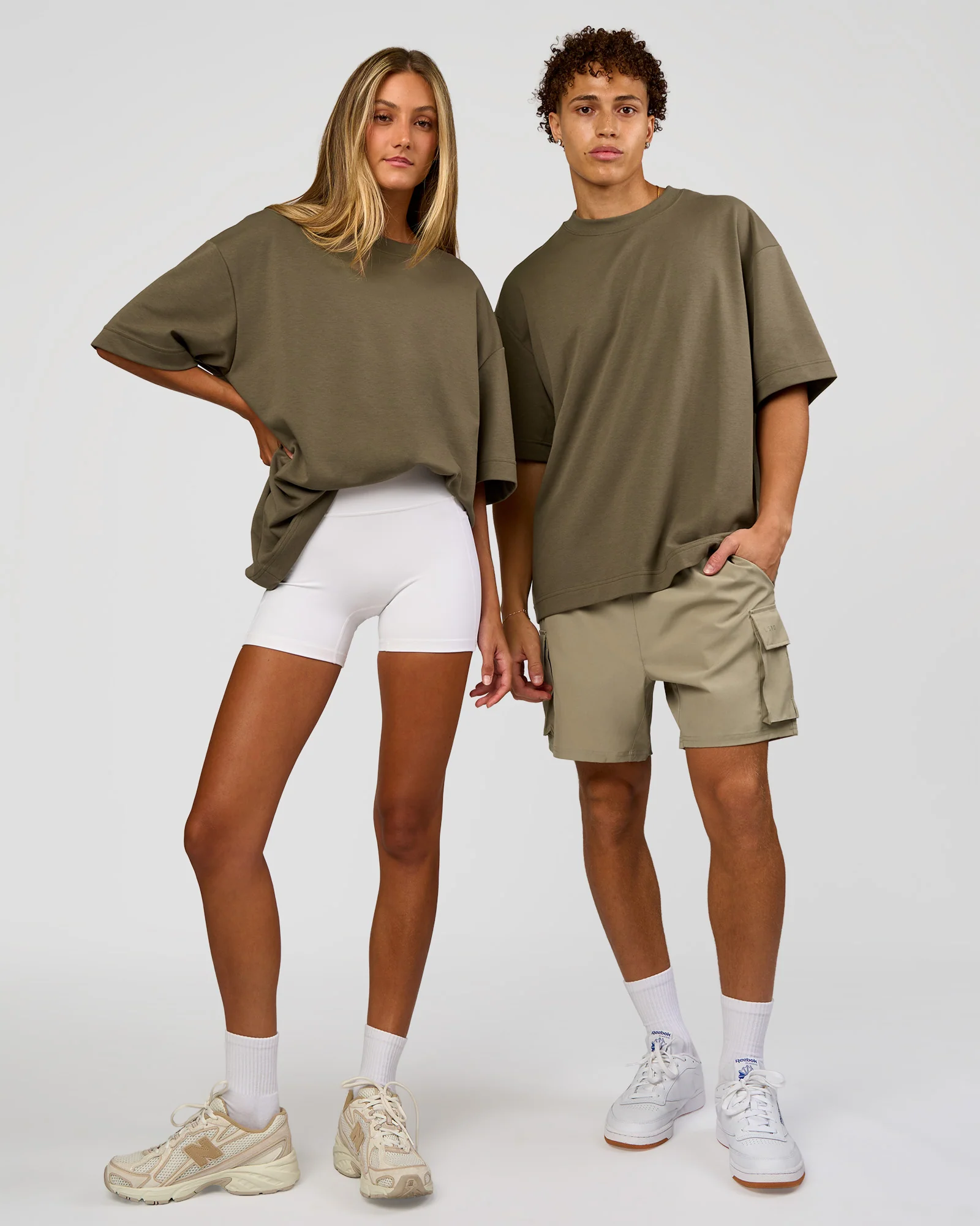 19952-afterdark-zerocrease-oversized-tee-walnut-grey-10.webp AfterDark ZeroCrease Oversized Tee - Walnut Grey