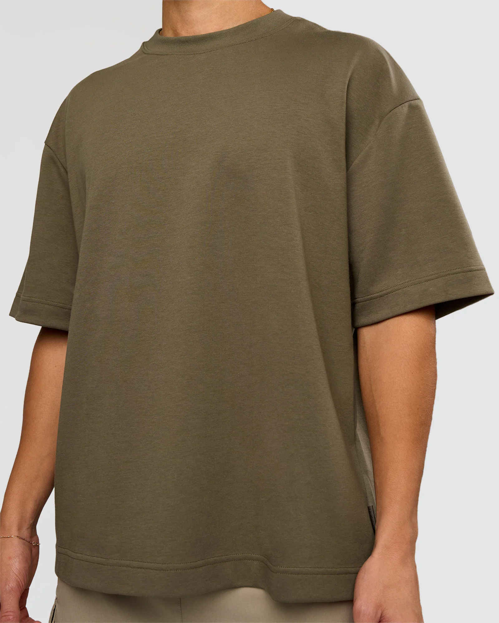 19952-afterdark-zerocrease-oversized-tee-walnut-grey-11.webp AfterDark ZeroCrease Oversized Tee - Walnut Grey