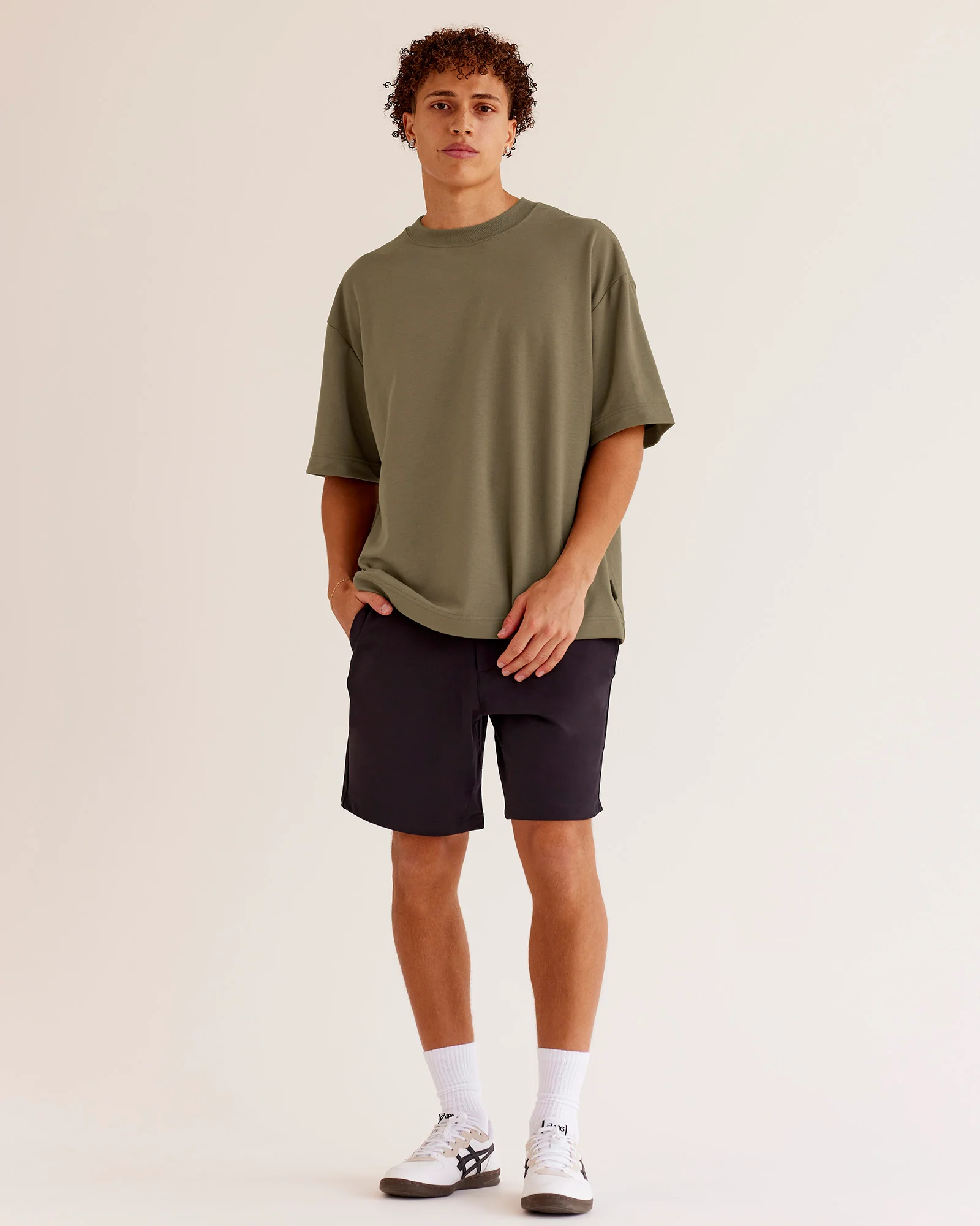 19952-afterdark-zerocrease-oversized-tee-walnut-grey-3.webp AfterDark ZeroCrease Oversized Tee - Walnut Grey