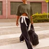 19952-afterdark-zerocrease-oversized-tee-walnut-grey-4.webp AfterDark ZeroCrease Oversized Tee - Walnut Grey