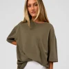 19952-afterdark-zerocrease-oversized-tee-walnut-grey-5.webp AfterDark ZeroCrease Oversized Tee - Walnut Grey