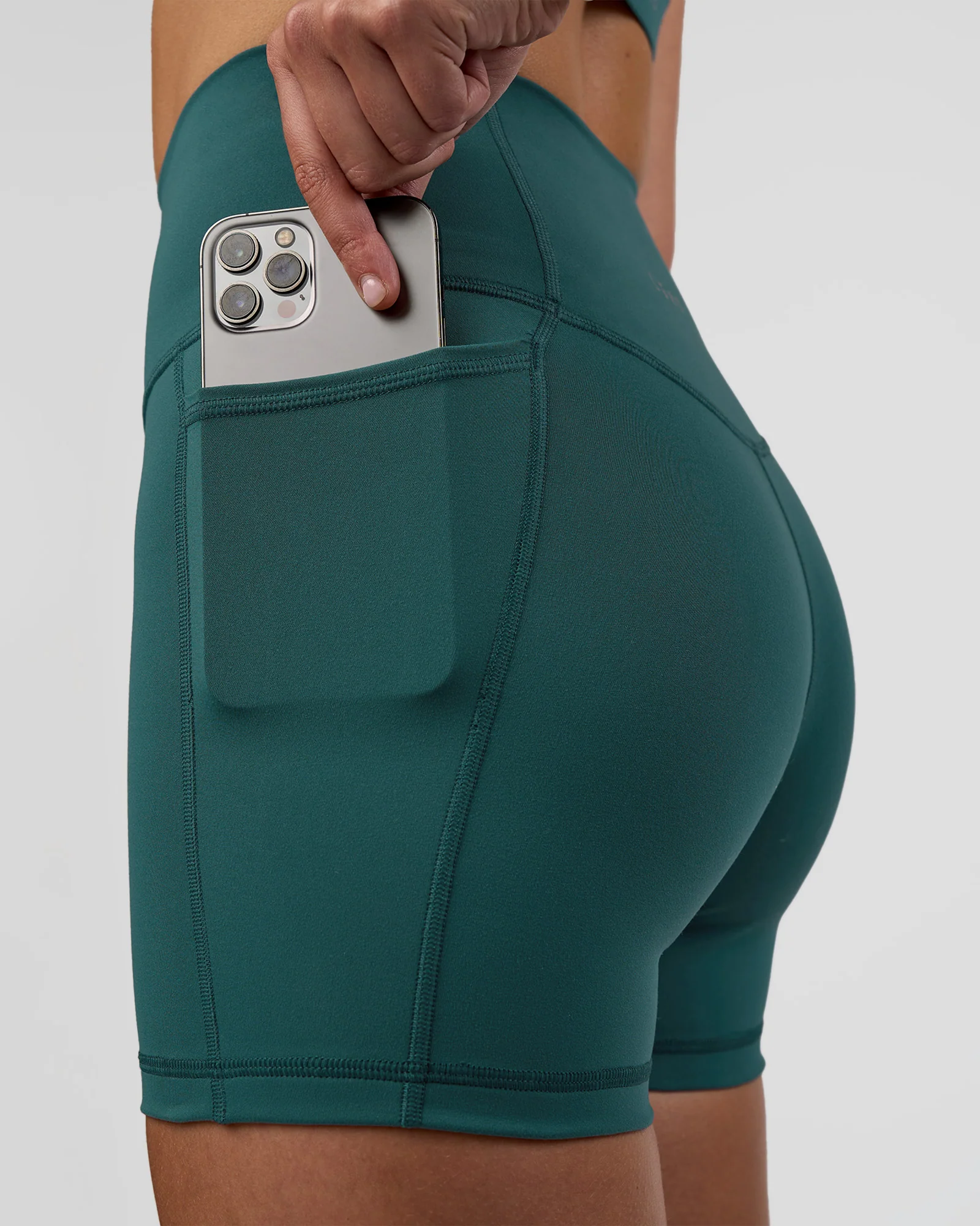 20012-fusion-ultra-high-rise-4-short-pockets-transformative-teal-3.webp Fusion Ultra High-Rise 4" Short Pockets - Transformative Teal