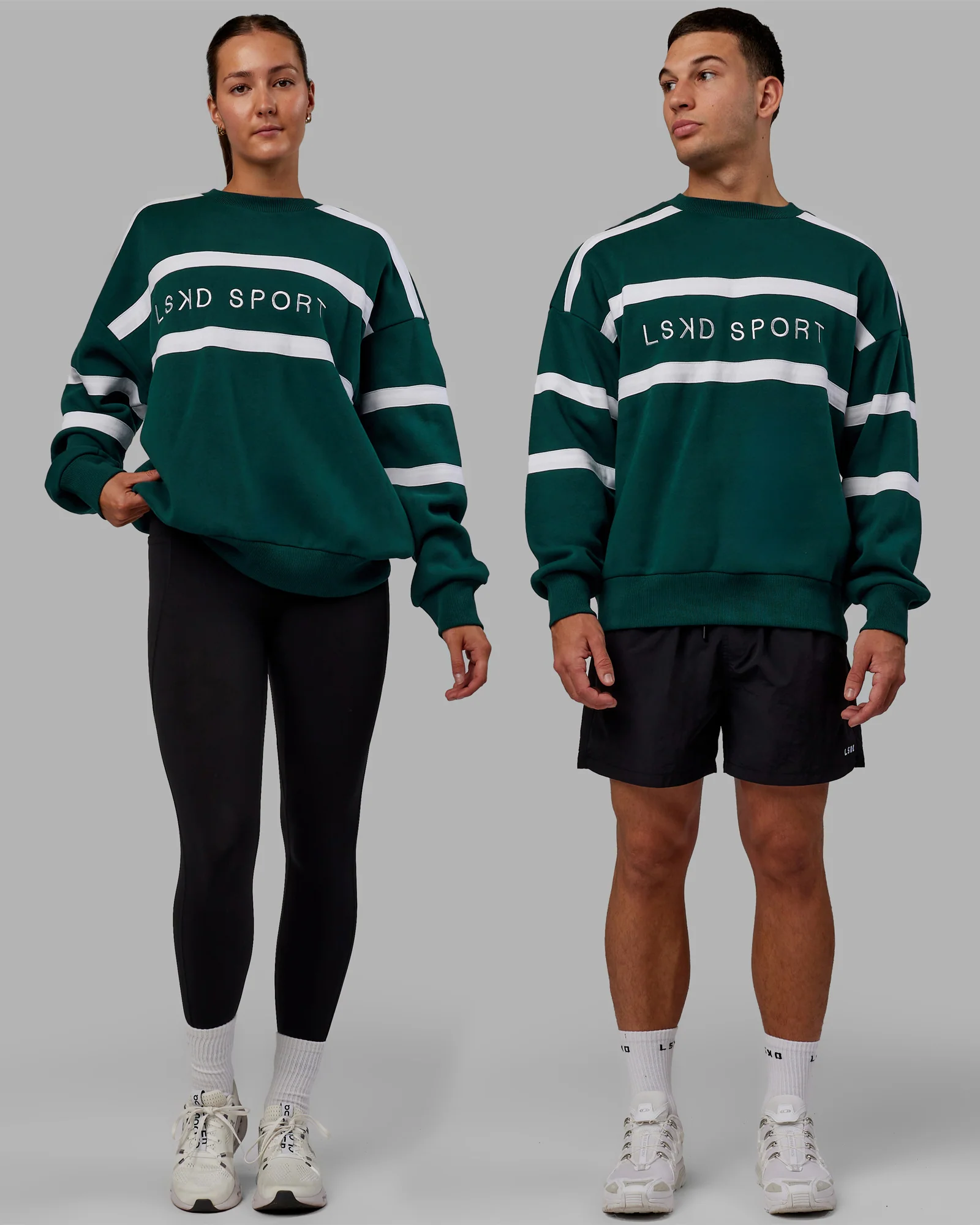 20271-collateral-sweater-oversize-dark-moss-white-1.webp Collateral Sweater Oversize - Dark Moss-White