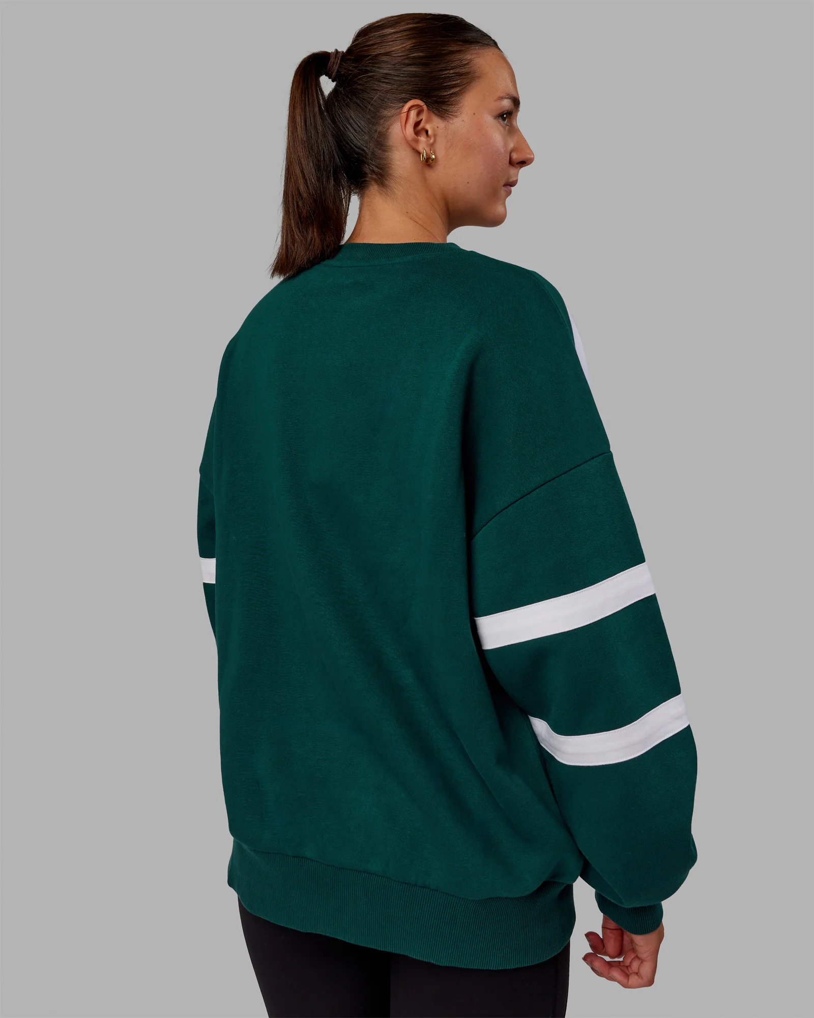 20271-collateral-sweater-oversize-dark-moss-white-11.webp Collateral Sweater Oversize - Dark Moss-White