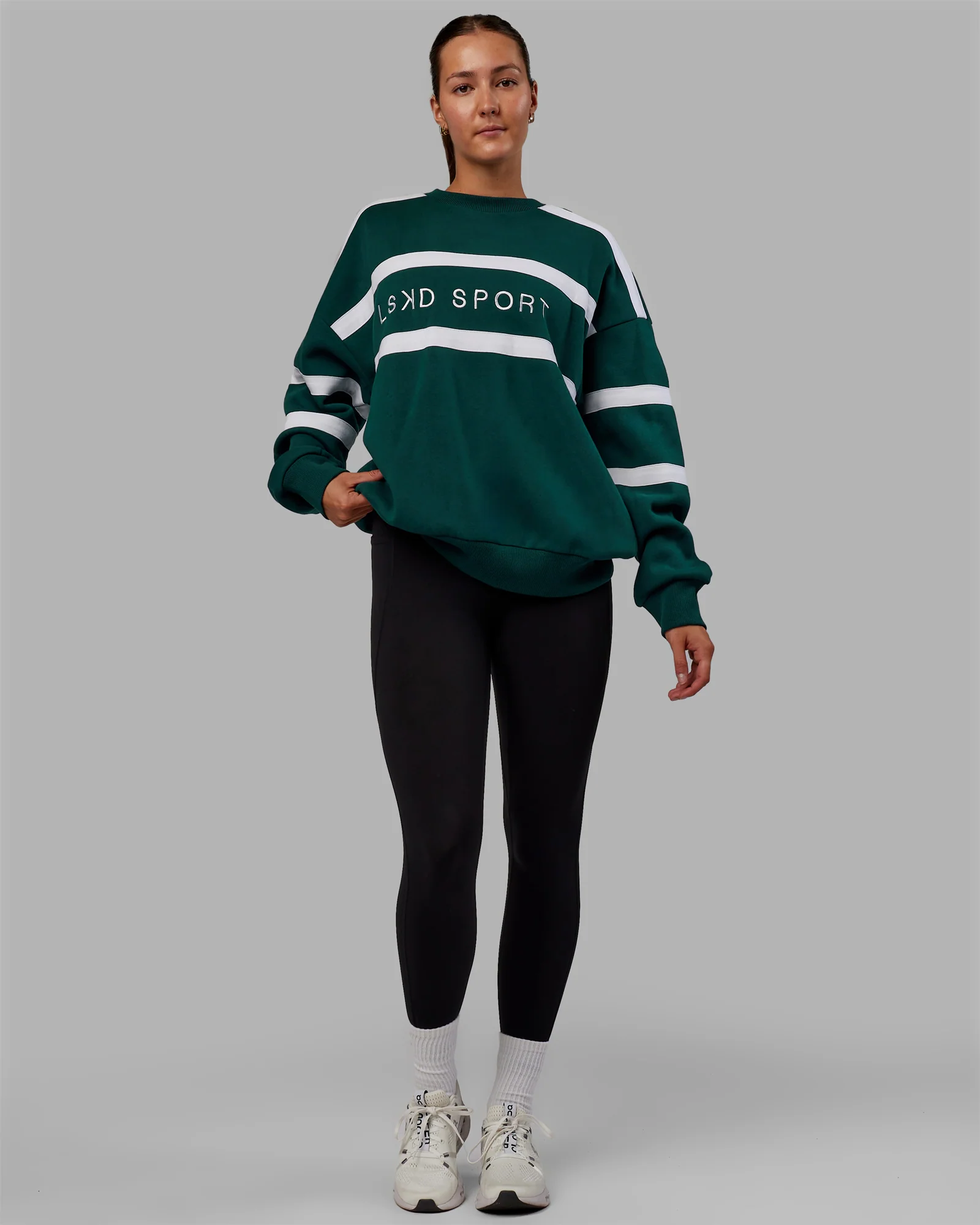 20271-collateral-sweater-oversize-dark-moss-white-9.webp Collateral Sweater Oversize - Dark Moss-White