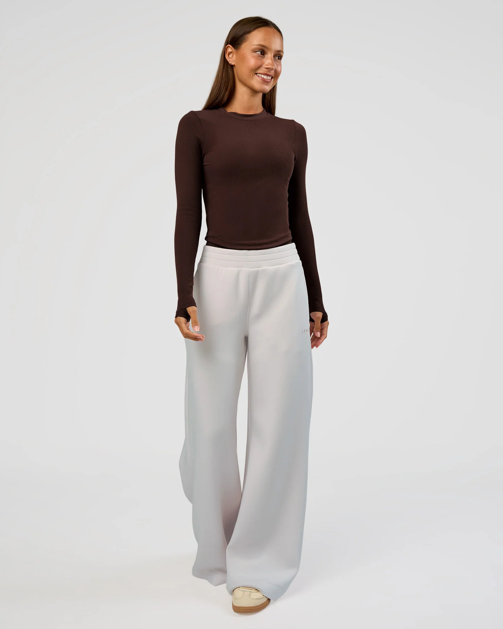 20465-flow-rib-long-sleeve-tee-hot-chocolate-2.webp Flow Rib Long Sleeve Tee - Hot Chocolate
