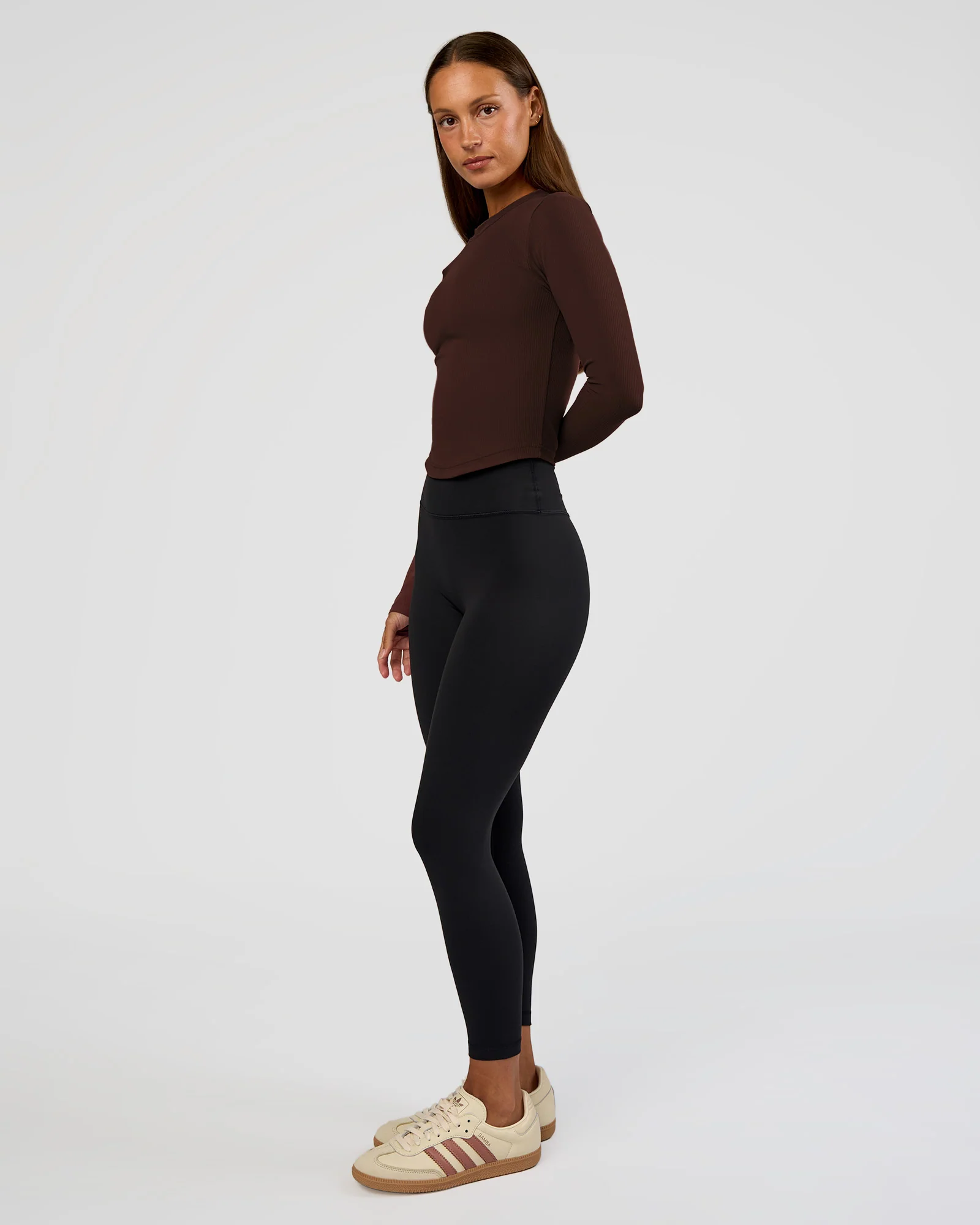 20465-flow-rib-long-sleeve-tee-hot-chocolate-3.webp Flow Rib Long Sleeve Tee - Hot Chocolate