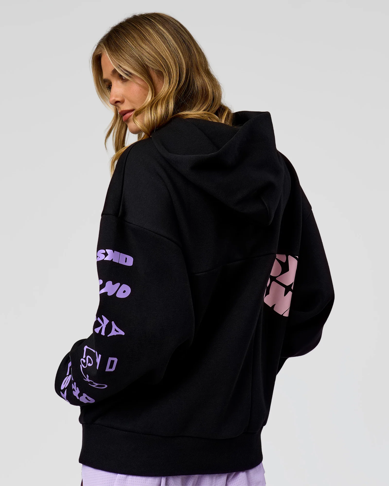 2048-deconstructed-fleece-hoodie-caviar-marshmallow-pale-lilac-5.webp Deconstructed Fleece Hoodie - Caviar-Marshmallow-Pale Lilac
