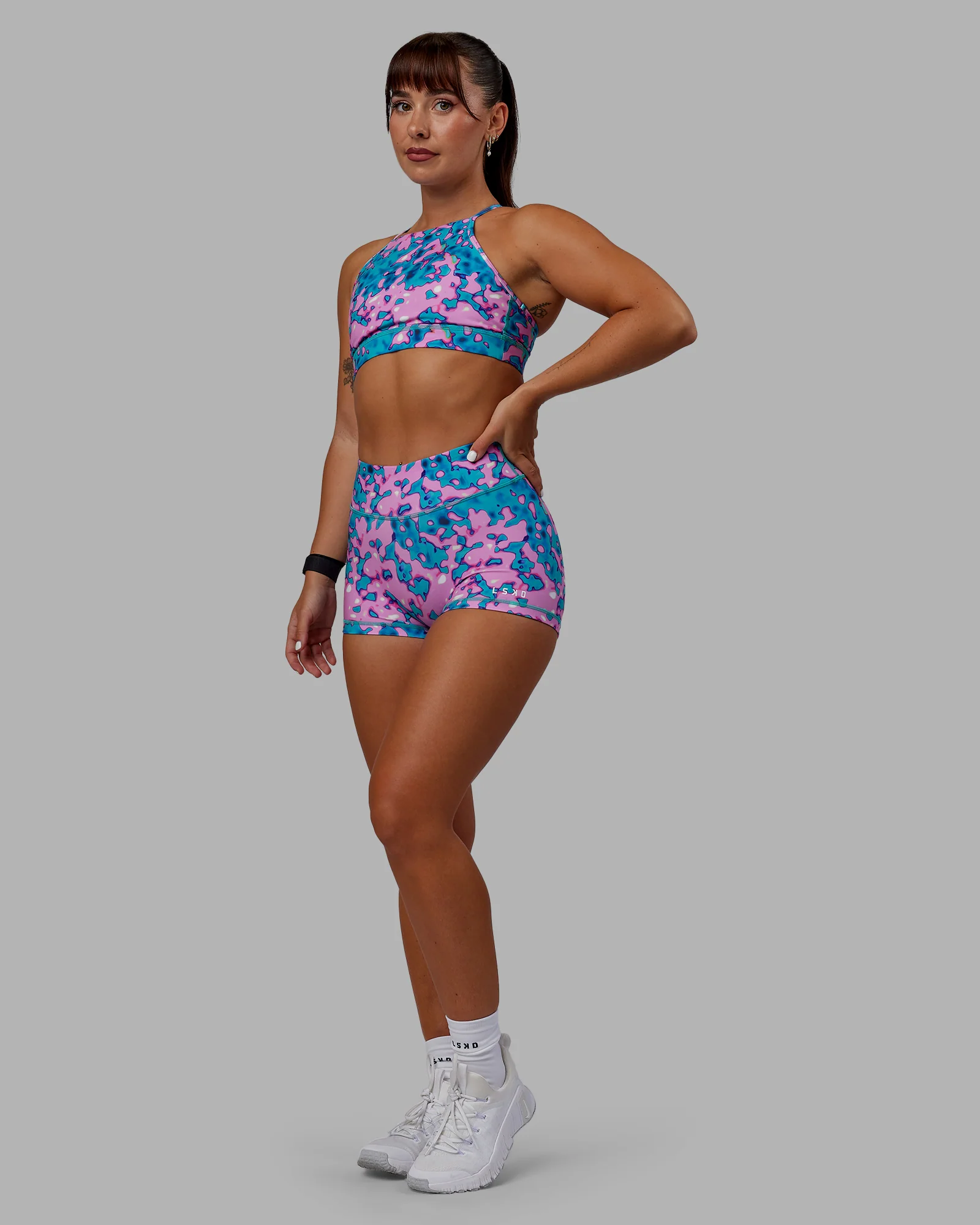20588-lift-high-neck-sports-bra-neon-camo-3.webp Lift High Neck Sports Bra - Neon Camo